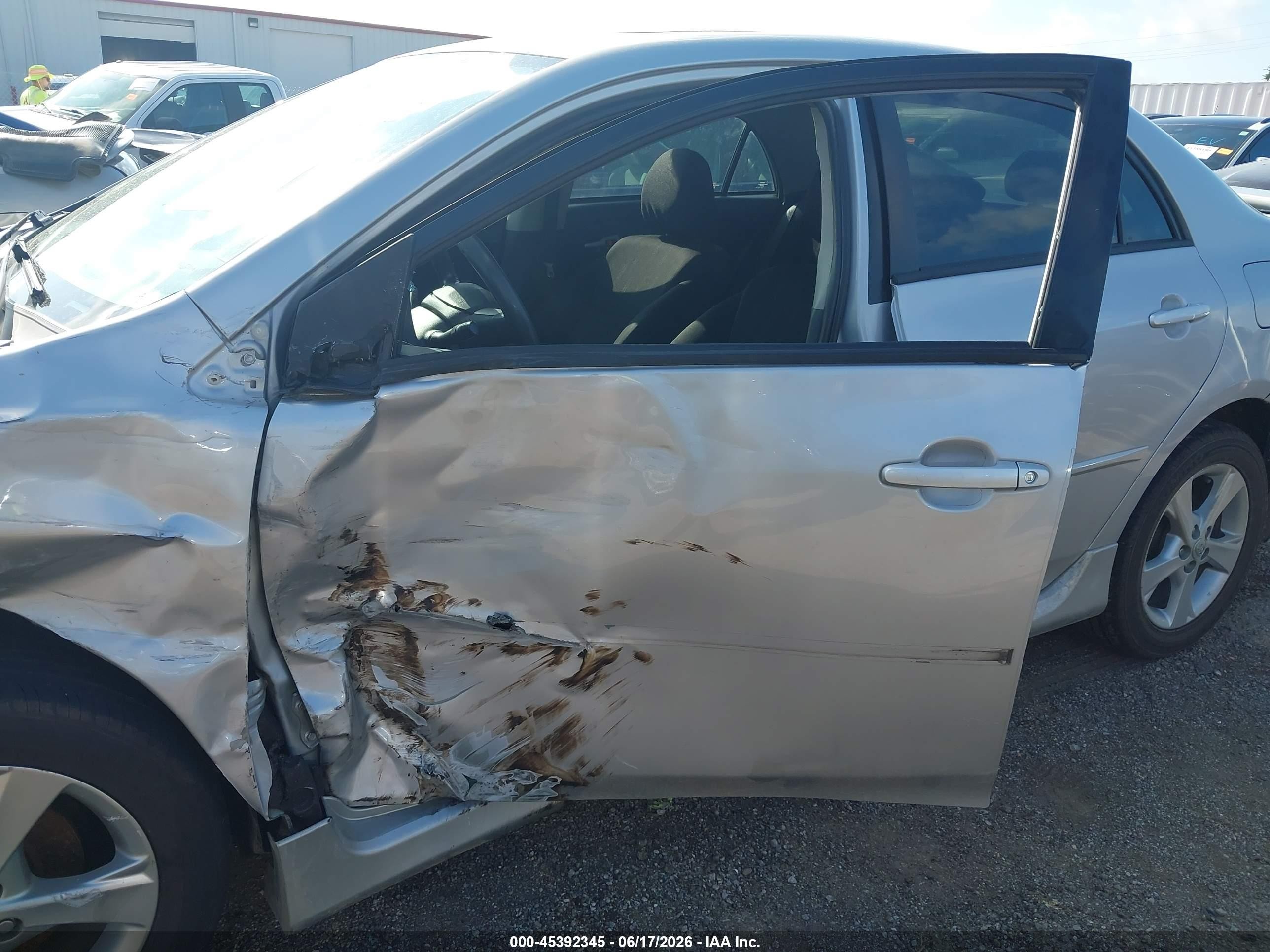 2011 Toyota Corolla S Silver vin: 2T1BU4EE0BC753044