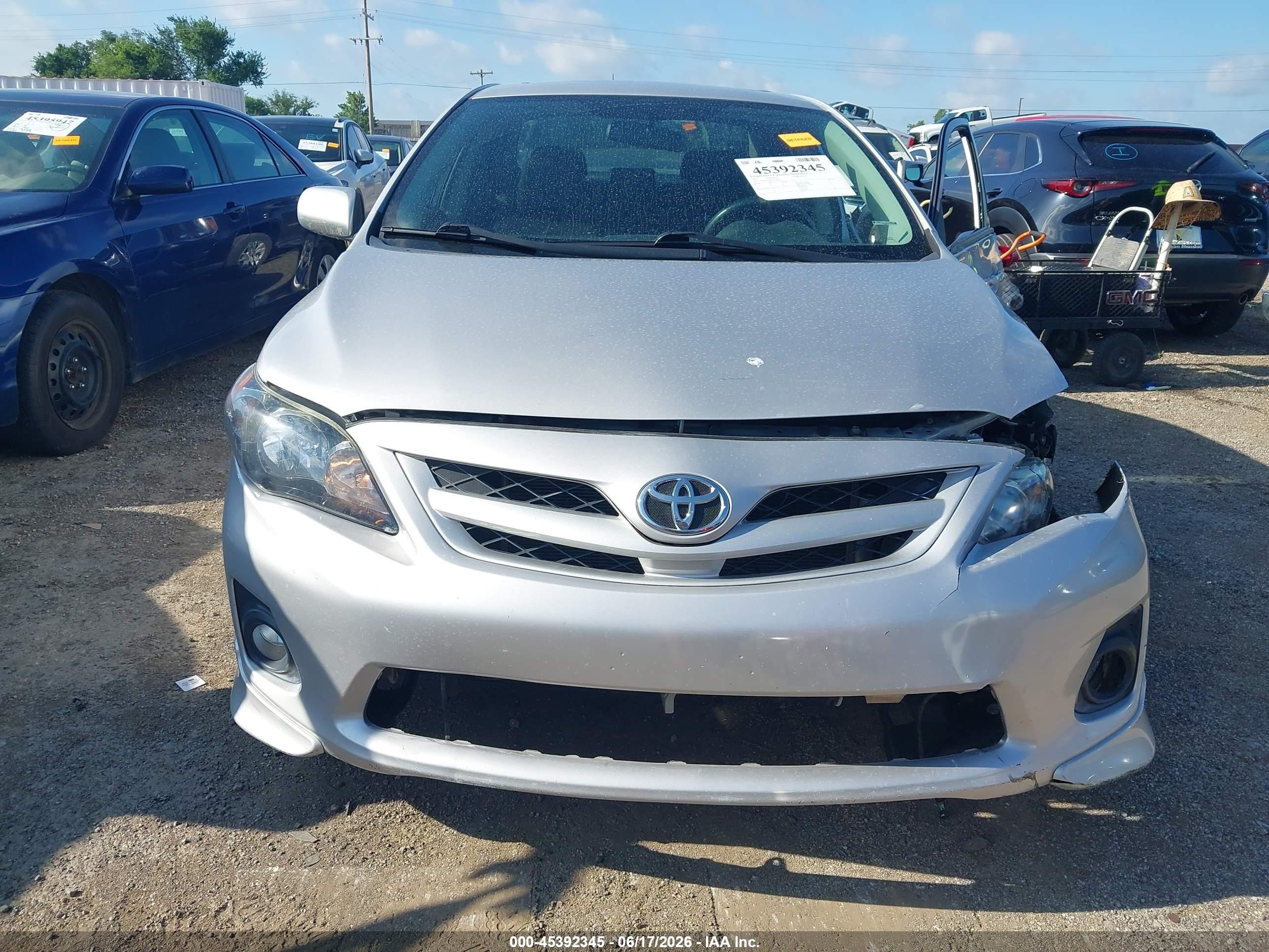 2011 Toyota Corolla S Silver vin: 2T1BU4EE0BC753044