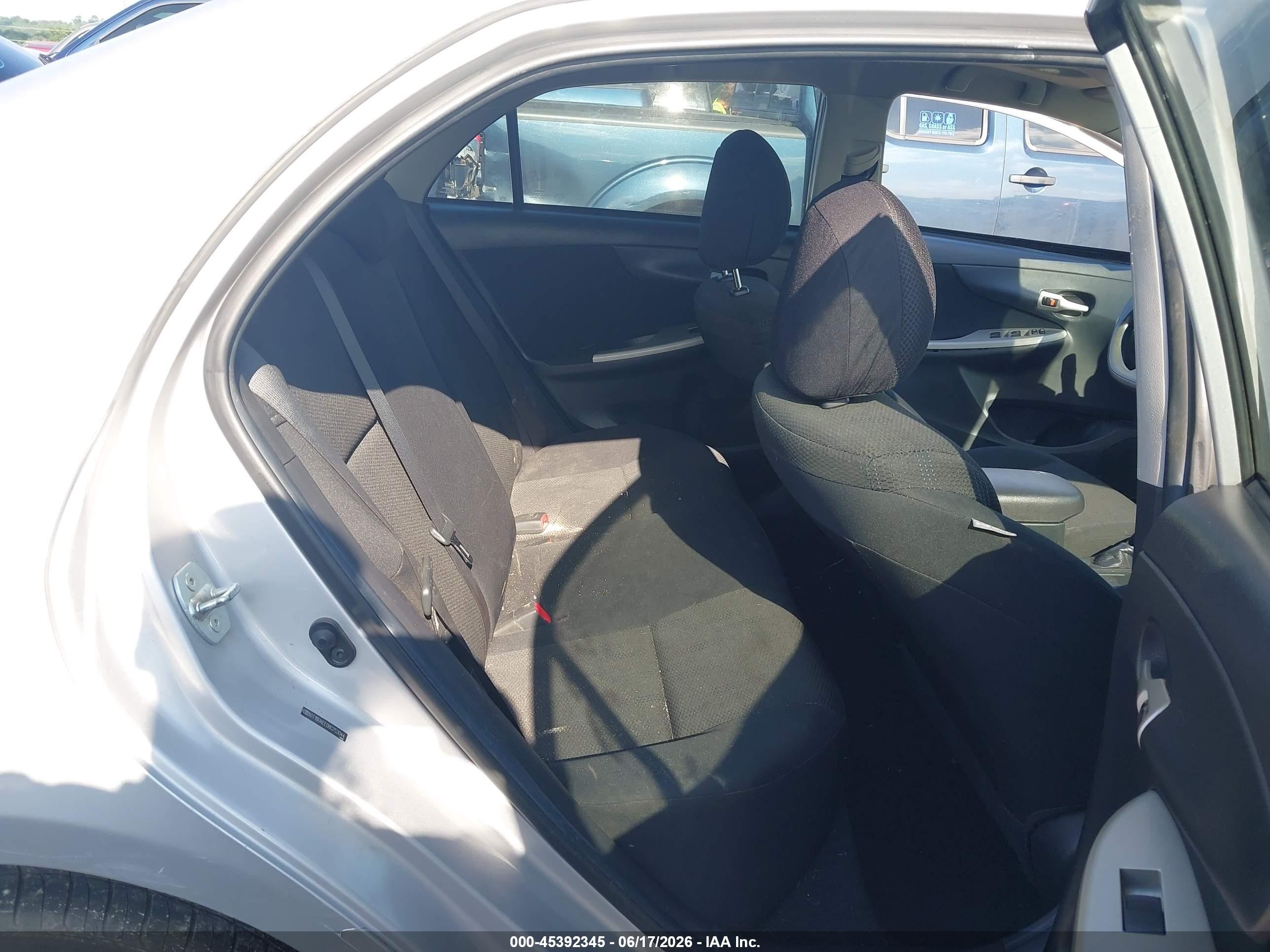 2011 Toyota Corolla S Silver vin: 2T1BU4EE0BC753044