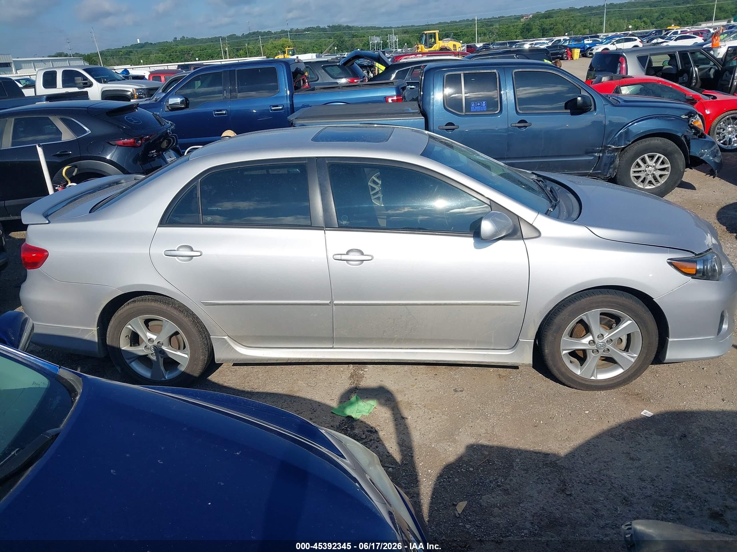 2011 Toyota Corolla S Silver vin: 2T1BU4EE0BC753044