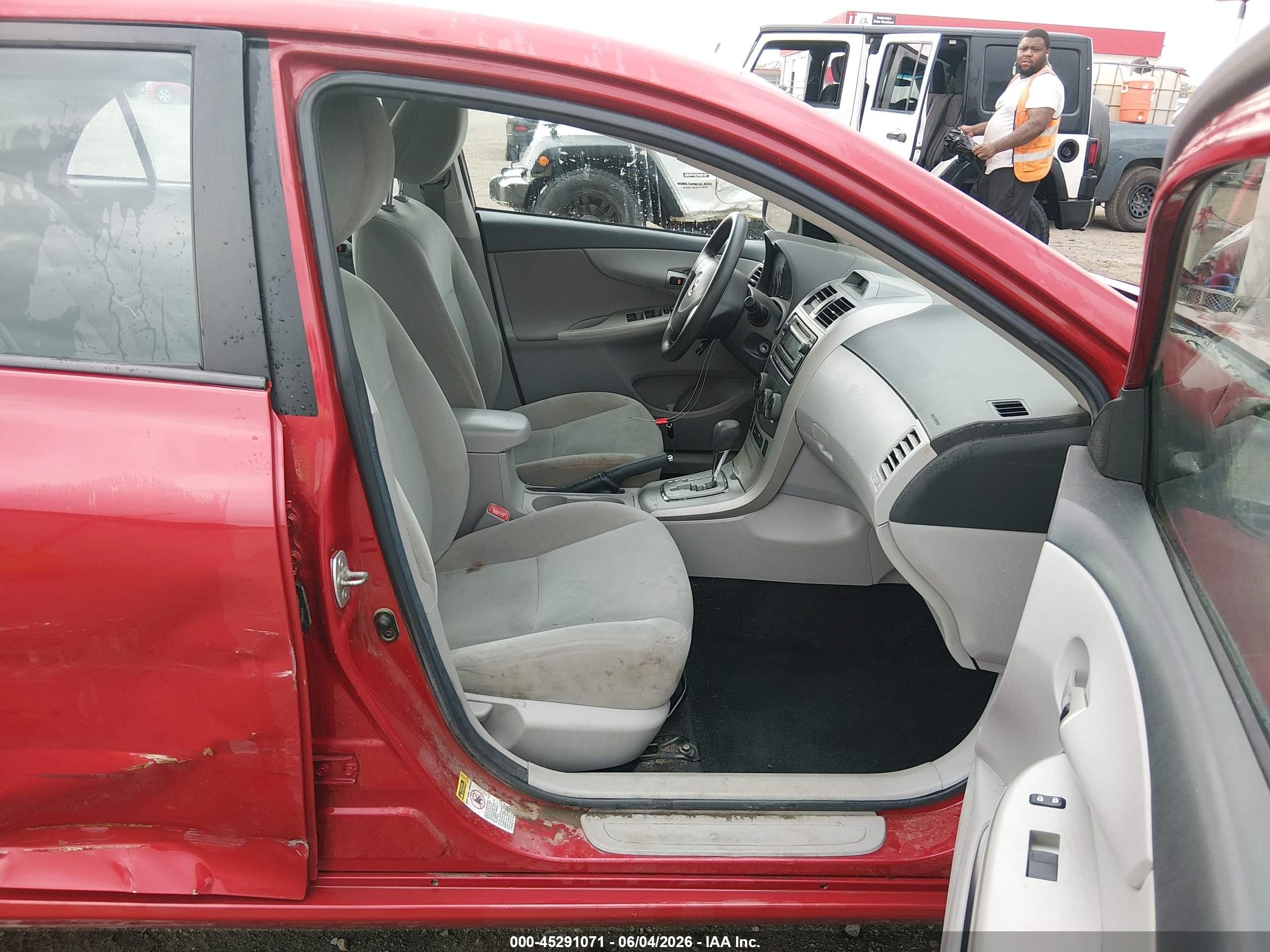 2012 Toyota Corolla Le Red vin: 2T1BU4EE0CC760710
