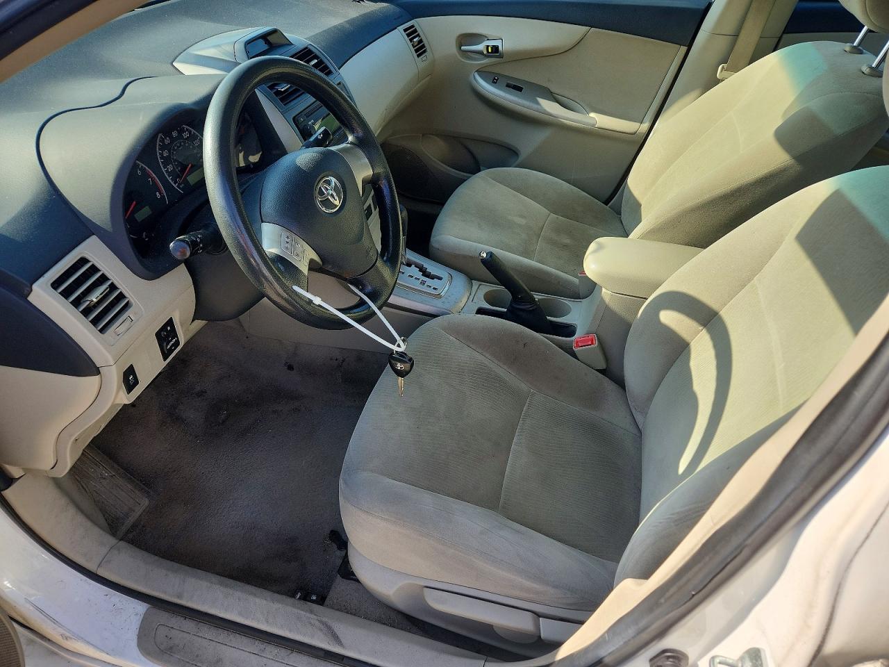 2012 Toyota Corolla Le White vin: 2T1BU4EE0CC765020