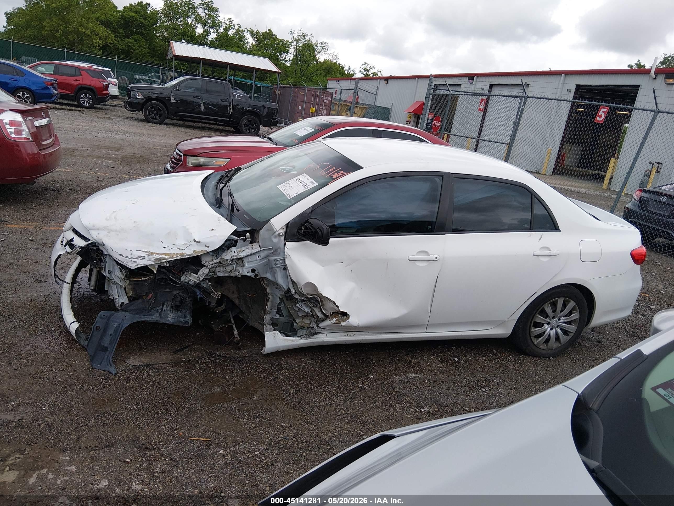 2012 Toyota Corolla Le White vin: 2T1BU4EE0CC766314
