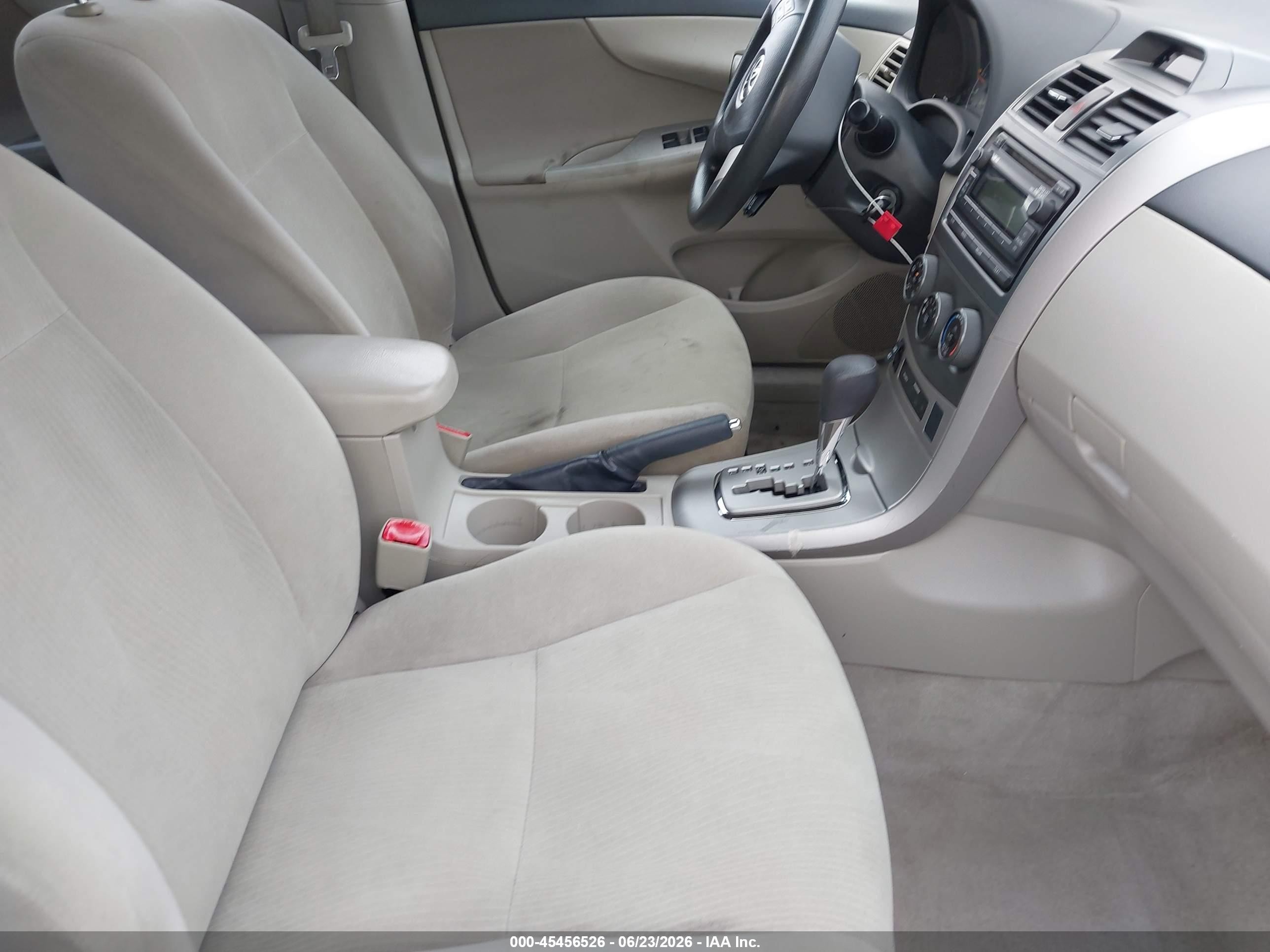 2012 Toyota Corolla Le Red vin: 2T1BU4EE0CC823630