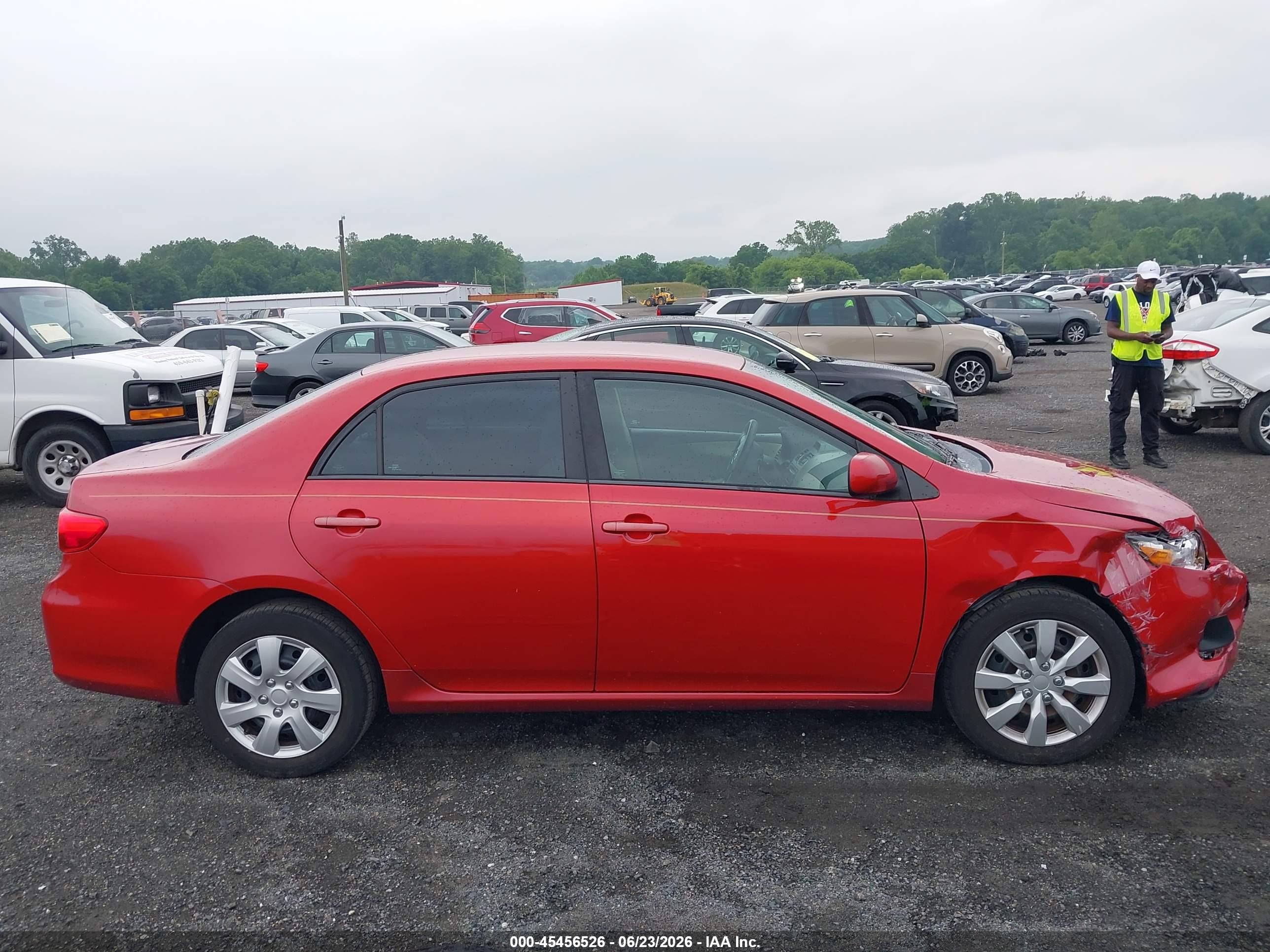 2012 Toyota Corolla Le Red vin: 2T1BU4EE0CC823630