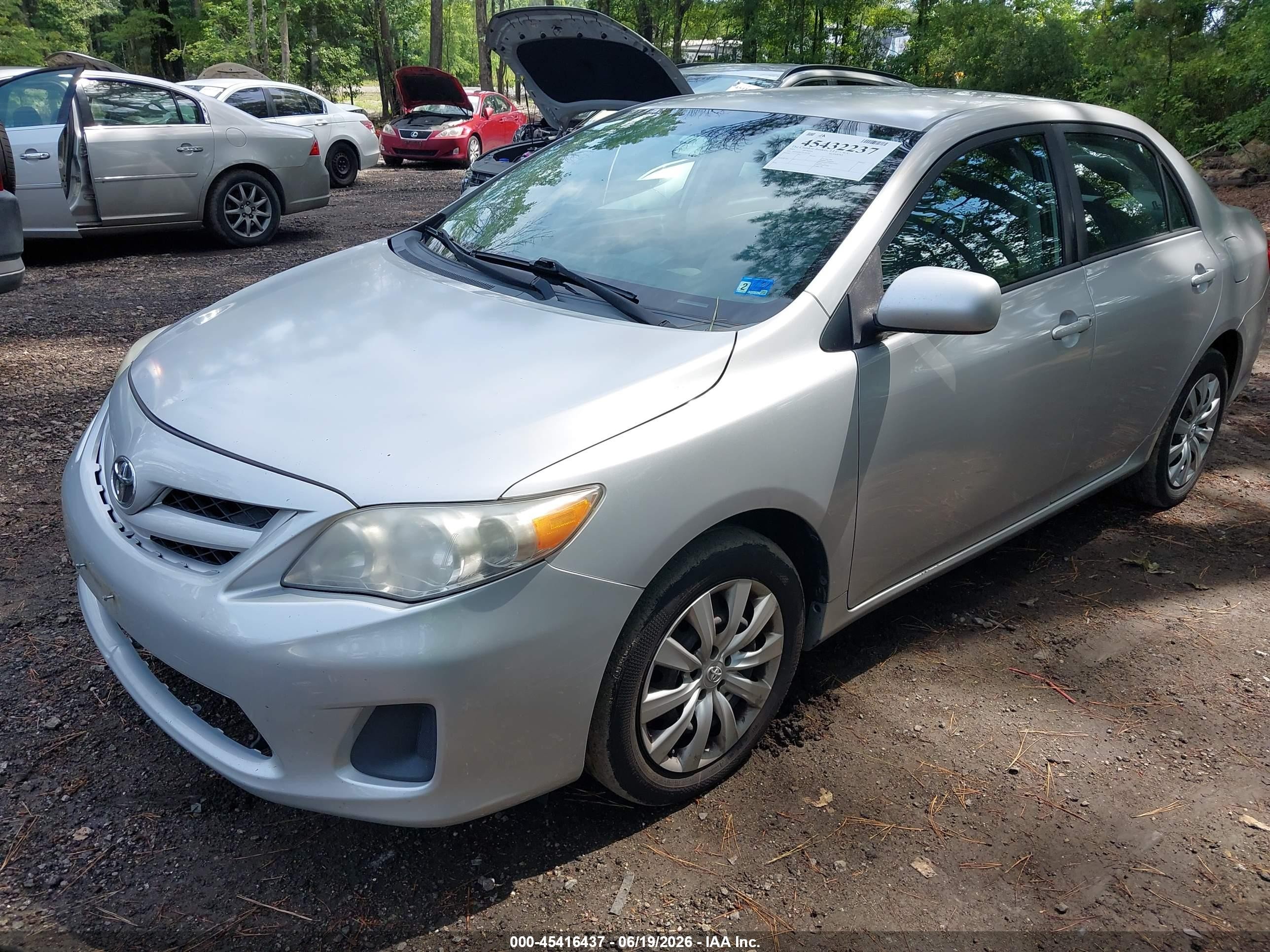 2012 Toyota Corolla Le Silver vin: 2T1BU4EE0CC831033