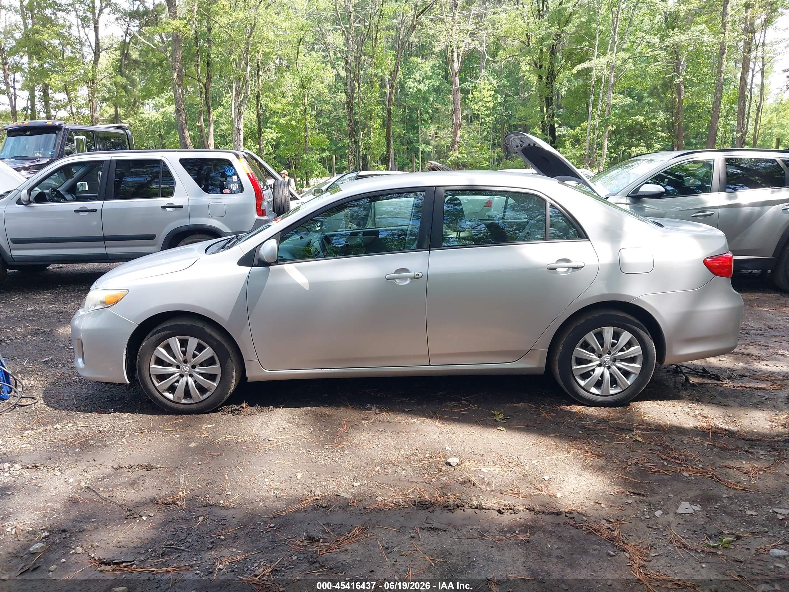 2012 Toyota Corolla Le Silver vin: 2T1BU4EE0CC831033