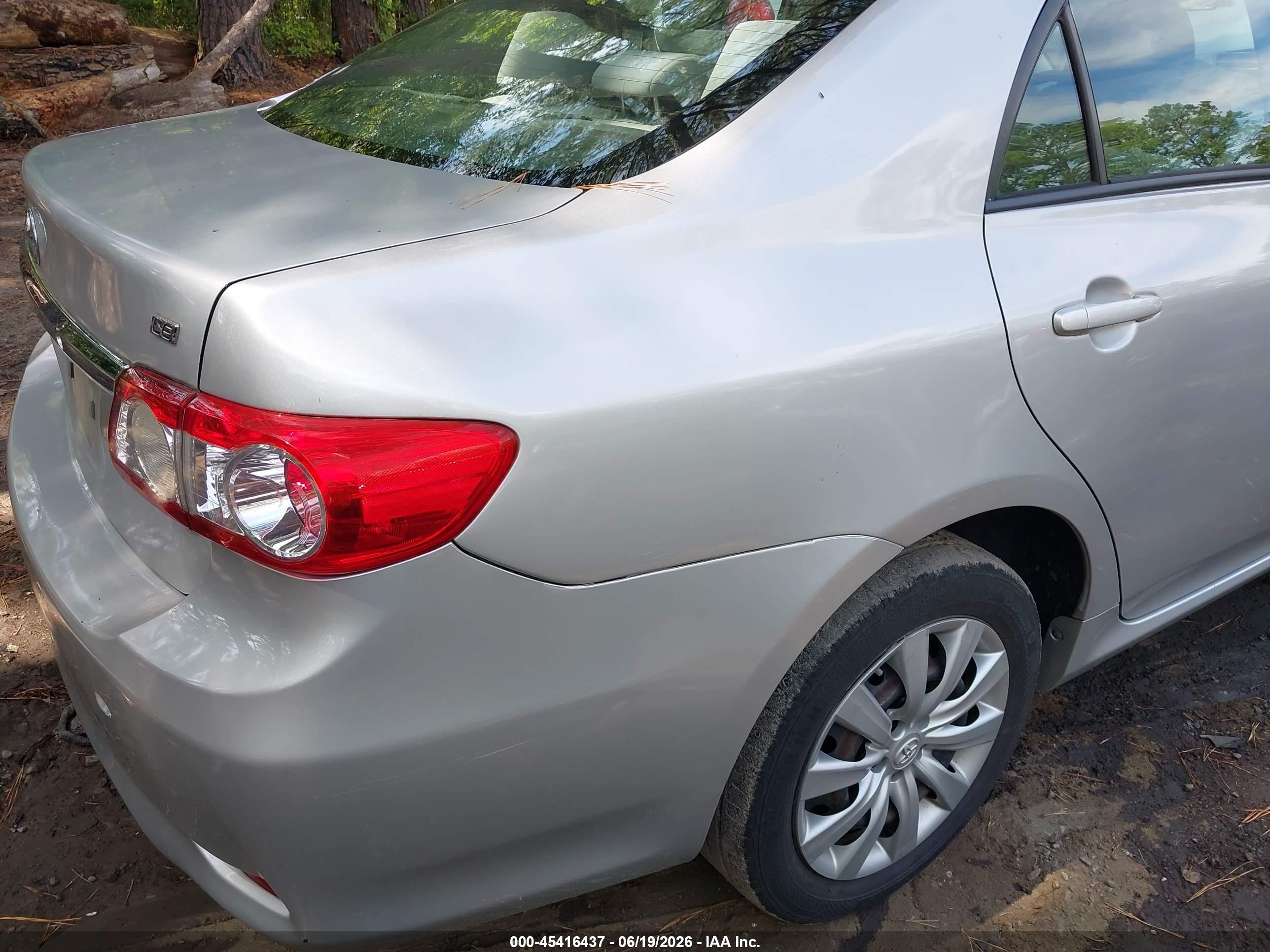 2012 Toyota Corolla Le Silver vin: 2T1BU4EE0CC831033