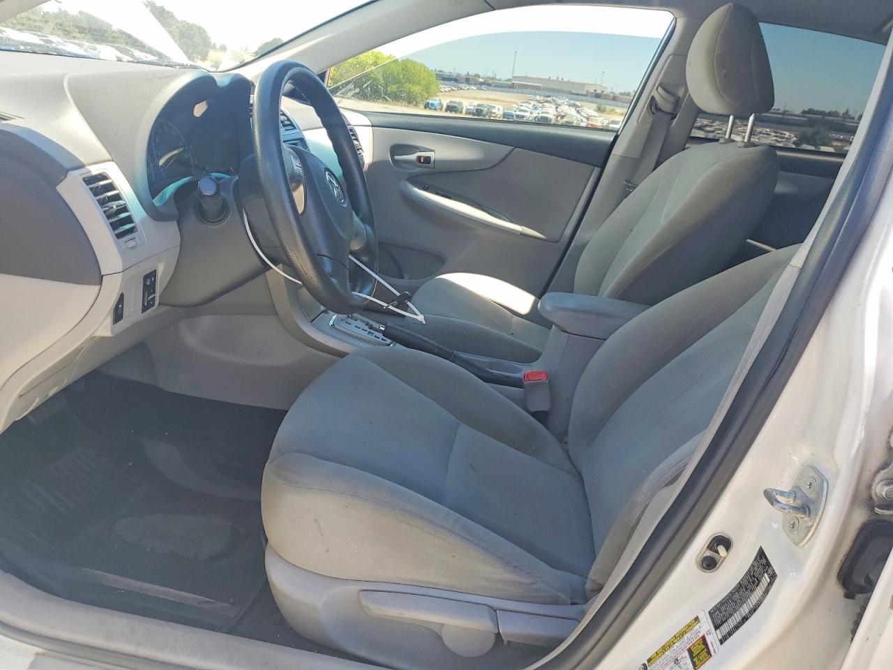 2012 Toyota Corolla Le White vin: 2T1BU4EE0CC888428