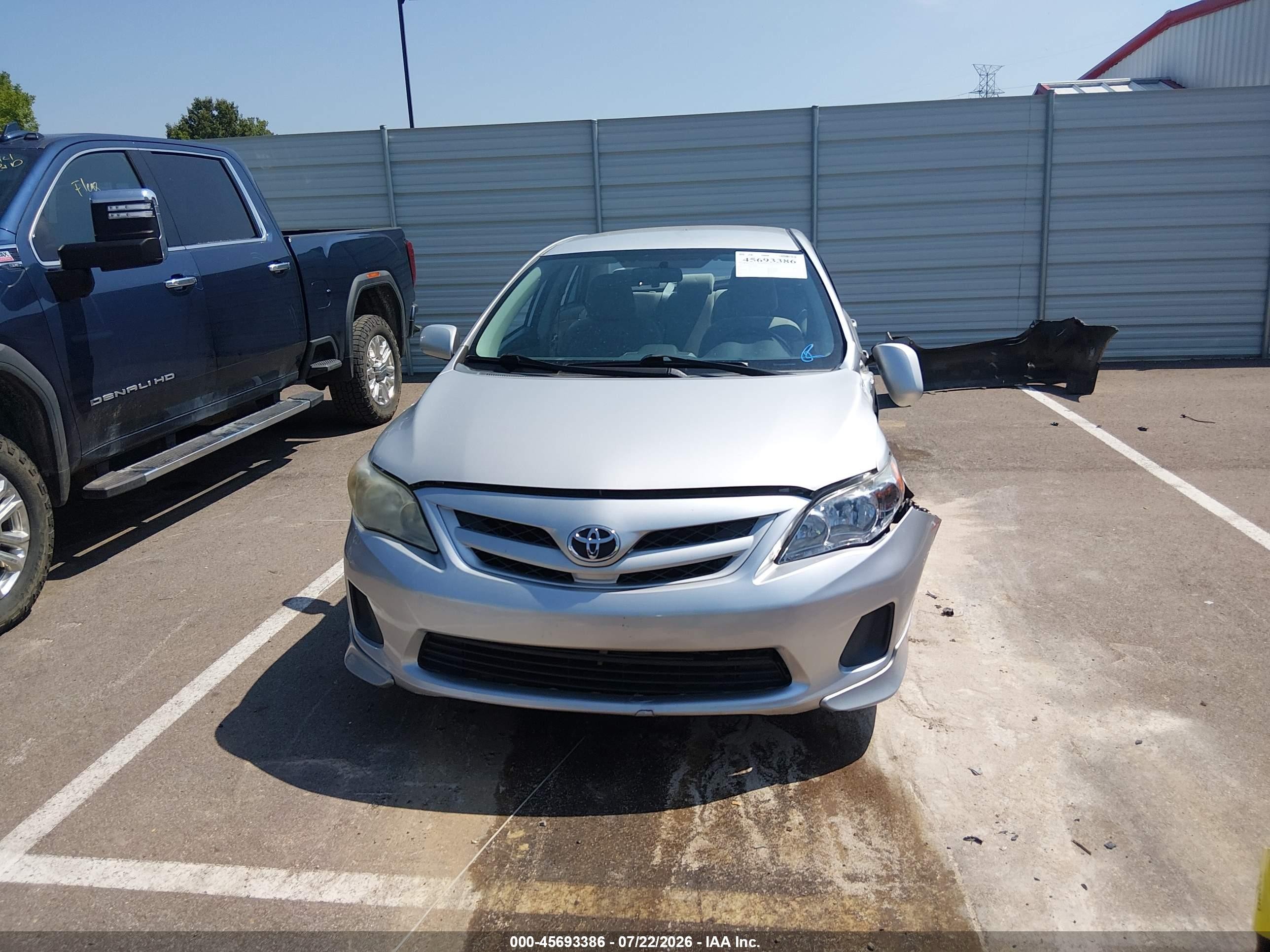 2012 Toyota Corolla Le Silver vin: 2T1BU4EE0CC903297