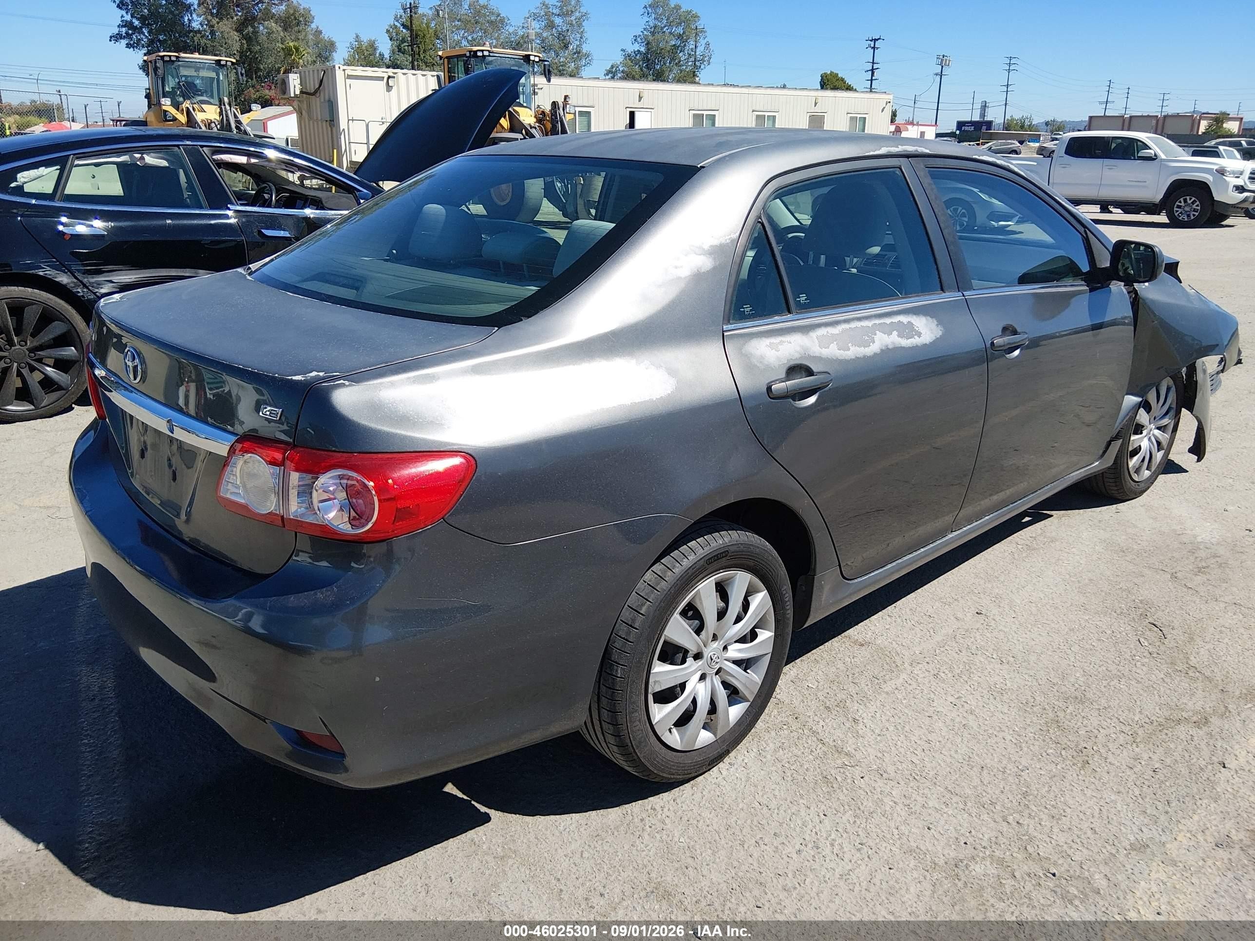 2013 Toyota Corolla Le Gray vin: 2T1BU4EE0DC009639