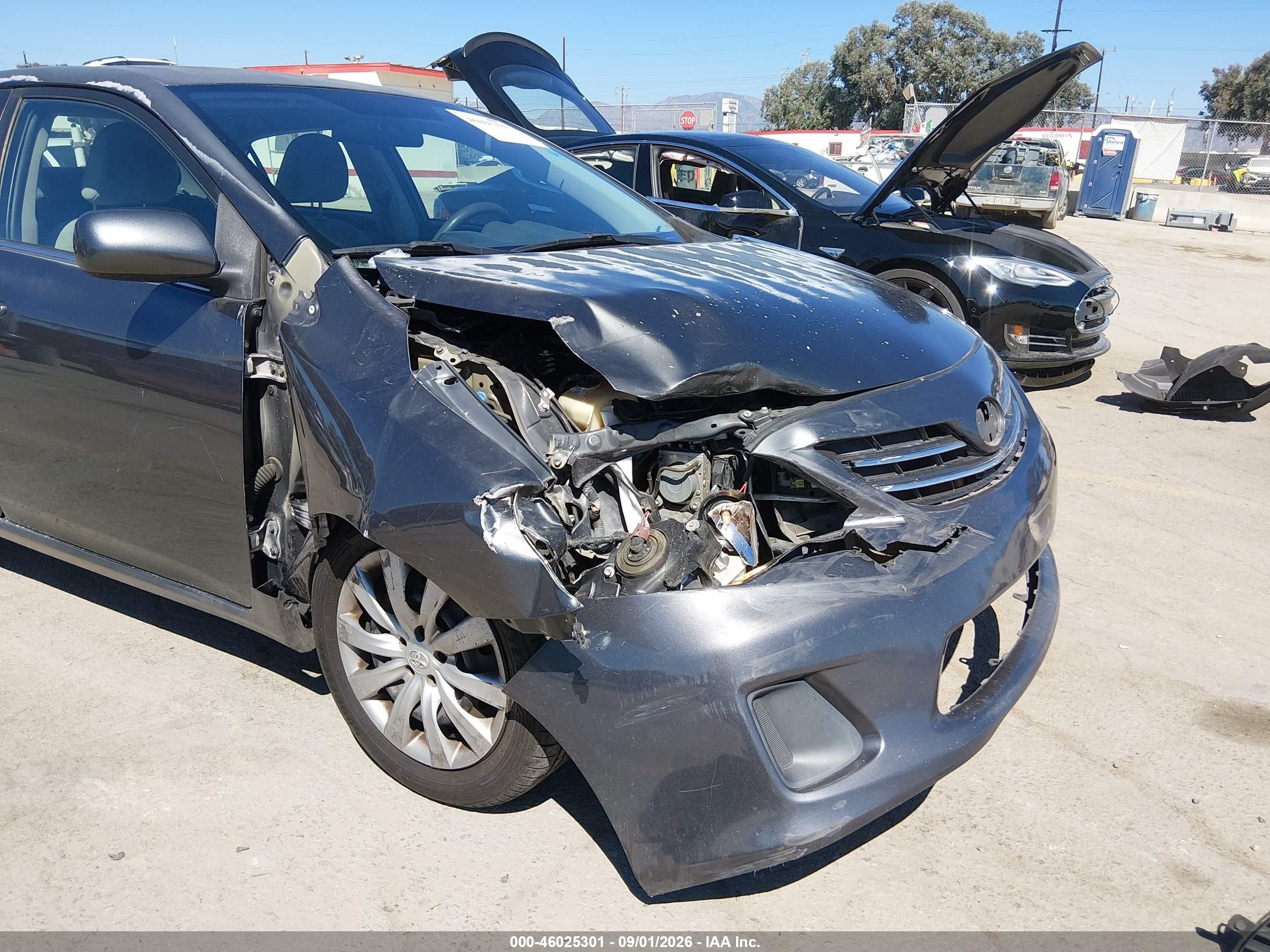 2013 Toyota Corolla Le Gray vin: 2T1BU4EE0DC009639