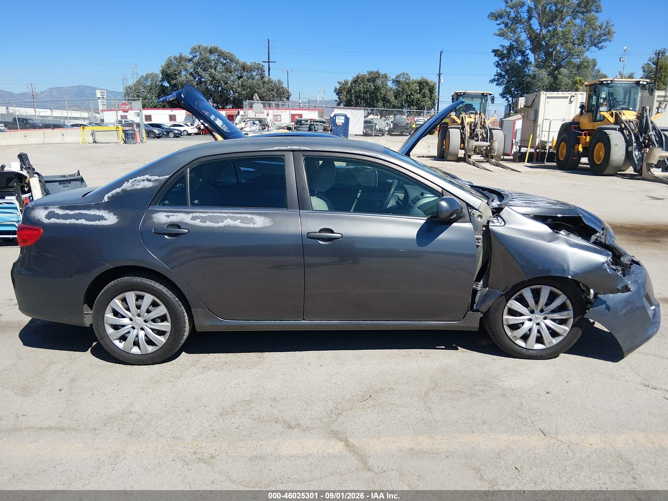2013 Toyota Corolla Le Gray vin: 2T1BU4EE0DC009639