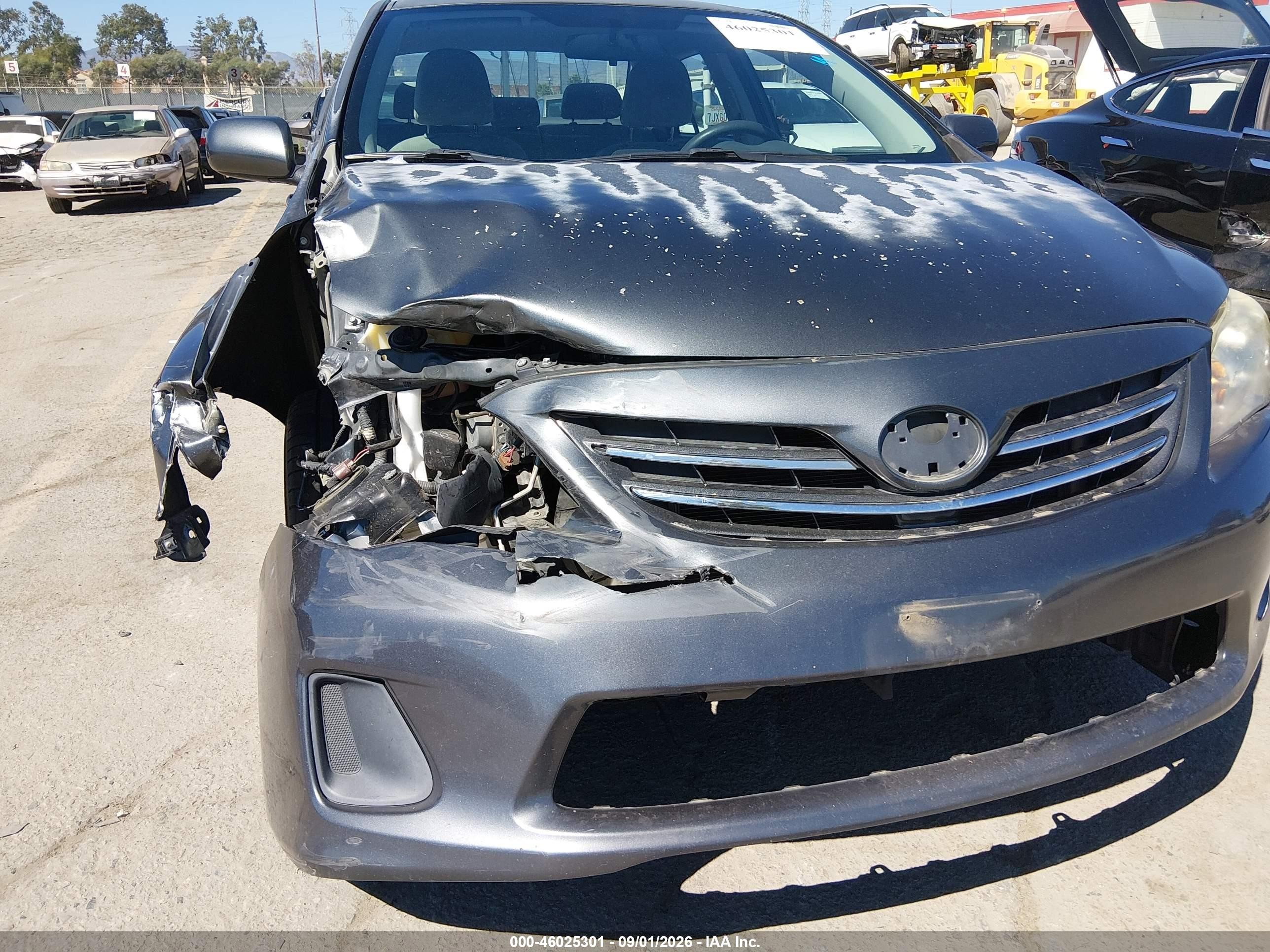 2013 Toyota Corolla Le Gray vin: 2T1BU4EE0DC009639