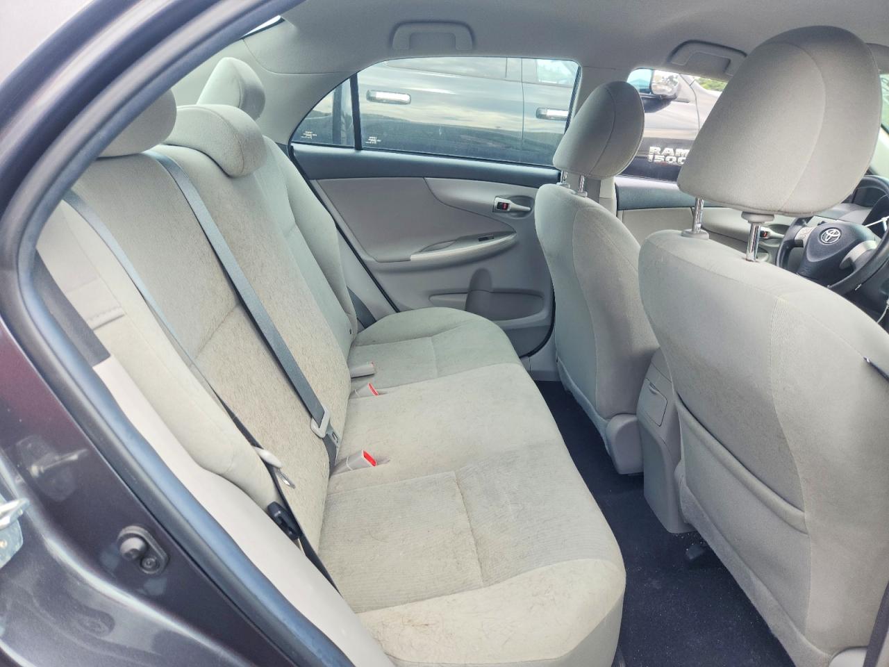 2013 Toyota Corolla Le Gray vin: 2T1BU4EE0DC039577