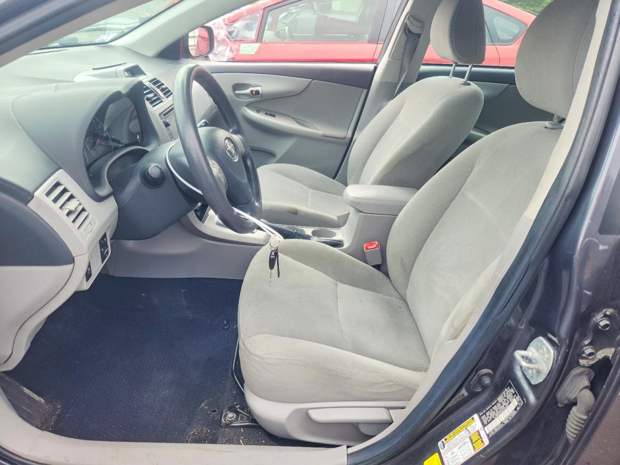 2013 Toyota Corolla Le Gray vin: 2T1BU4EE0DC039577