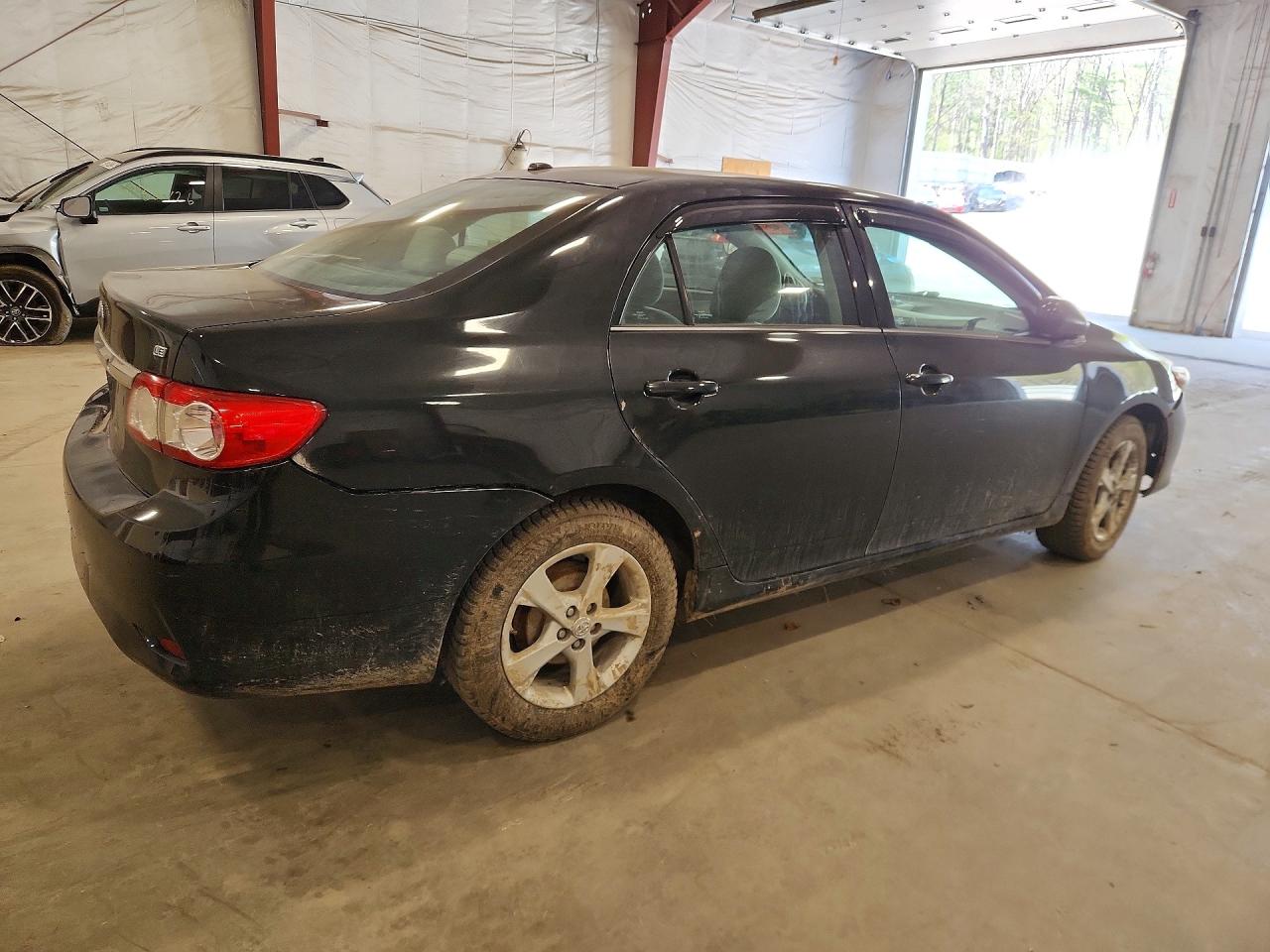 2013 Toyota Corolla Le Black vin: 2T1BU4EE0DC048957
