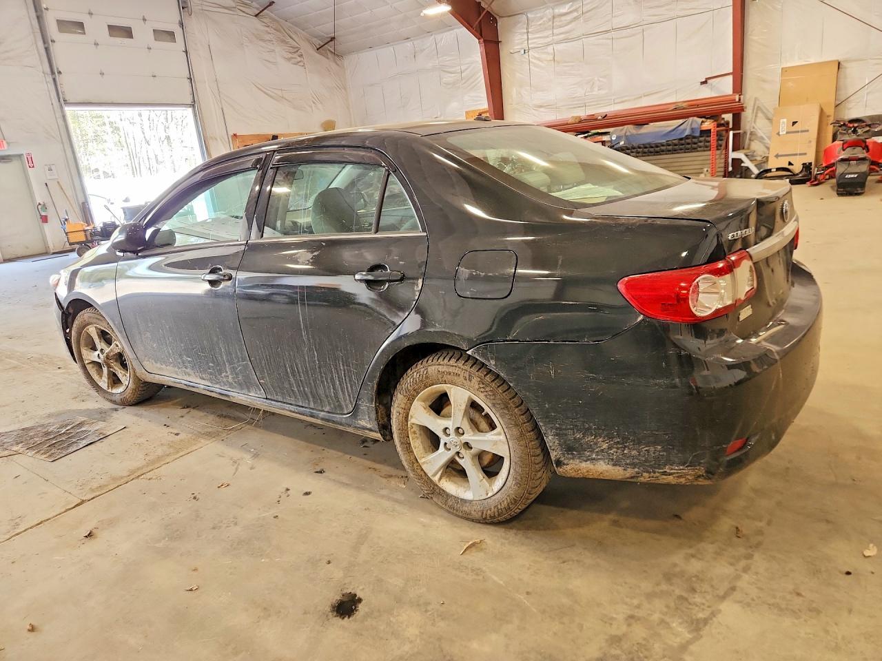 2013 Toyota Corolla Le Black vin: 2T1BU4EE0DC048957