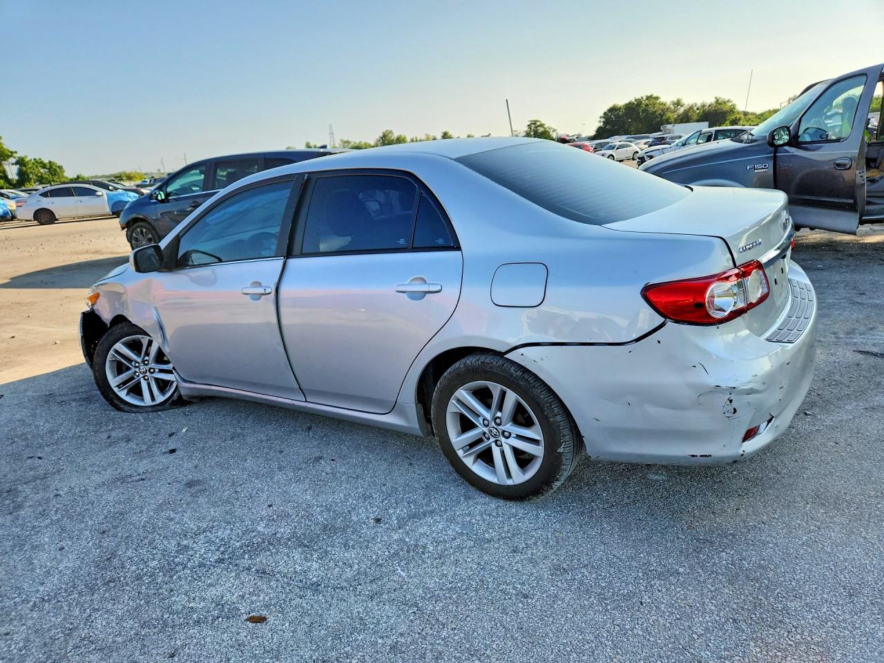 2013 Toyota Corolla Le Silver vin: 2T1BU4EE0DC049316
