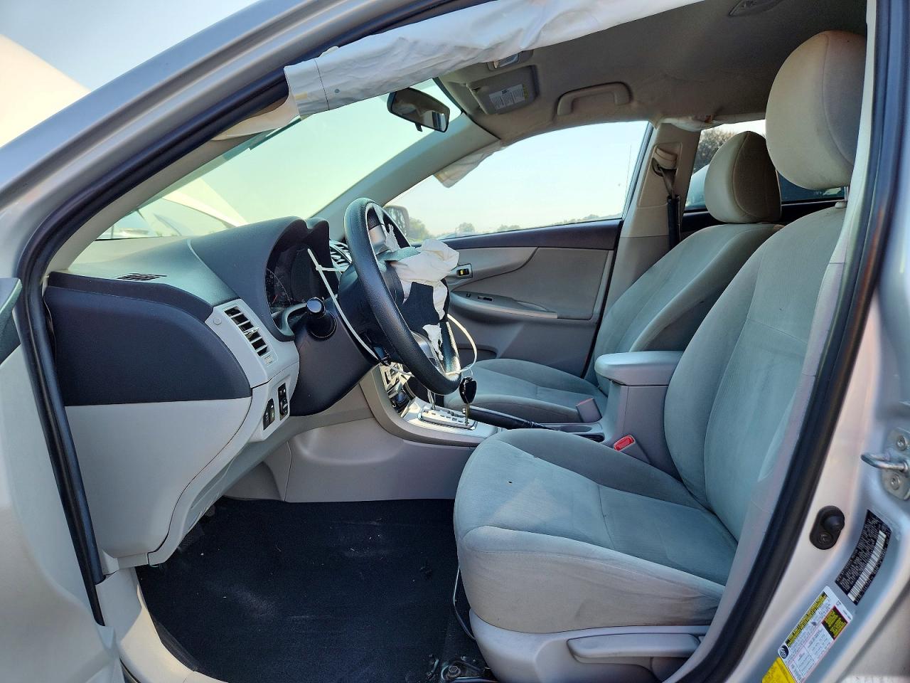 2013 Toyota Corolla Le Silver vin: 2T1BU4EE0DC049316