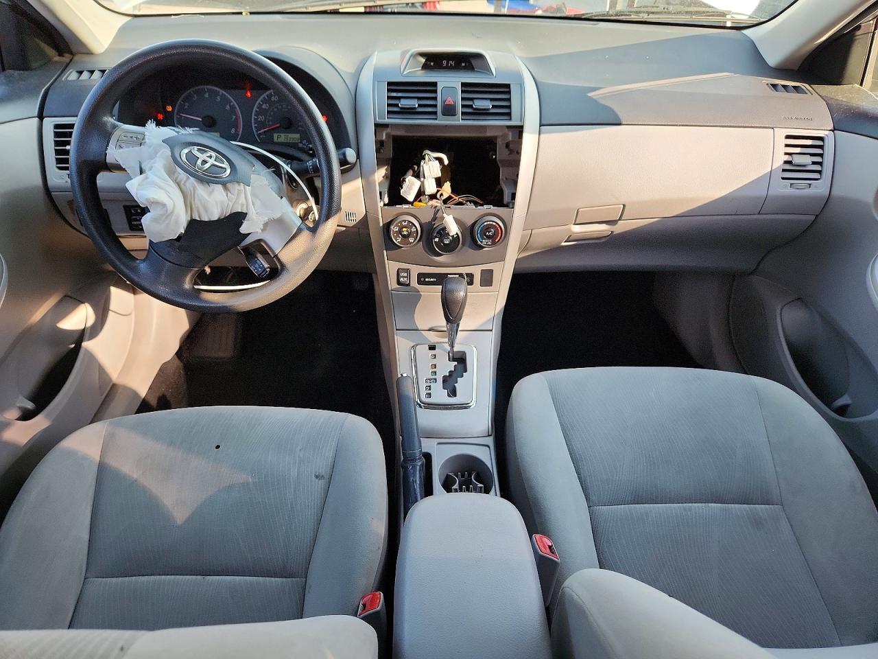 2013 Toyota Corolla Le Silver vin: 2T1BU4EE0DC049316