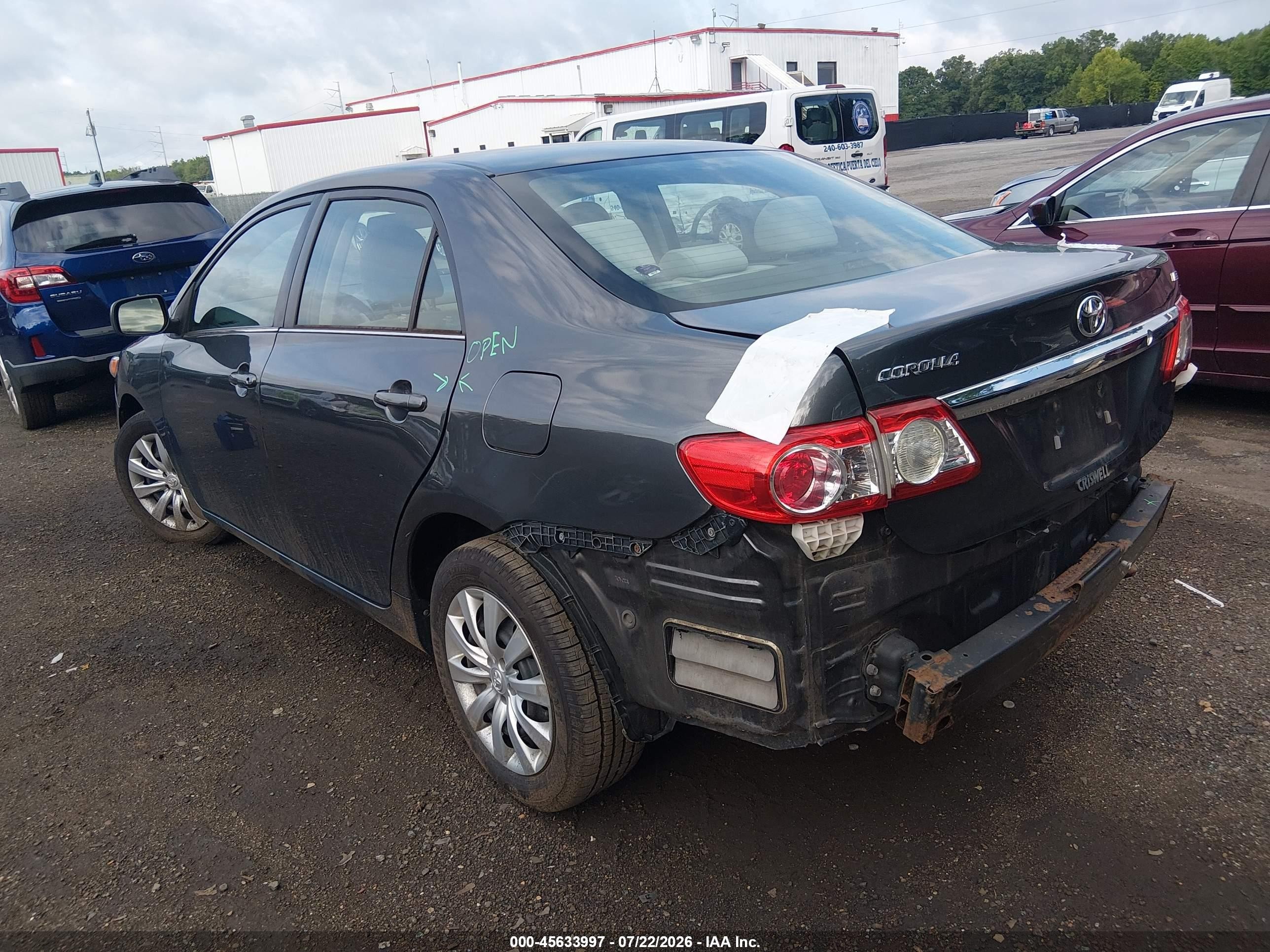 2013 Toyota Corolla Le Gray vin: 2T1BU4EE0DC063443