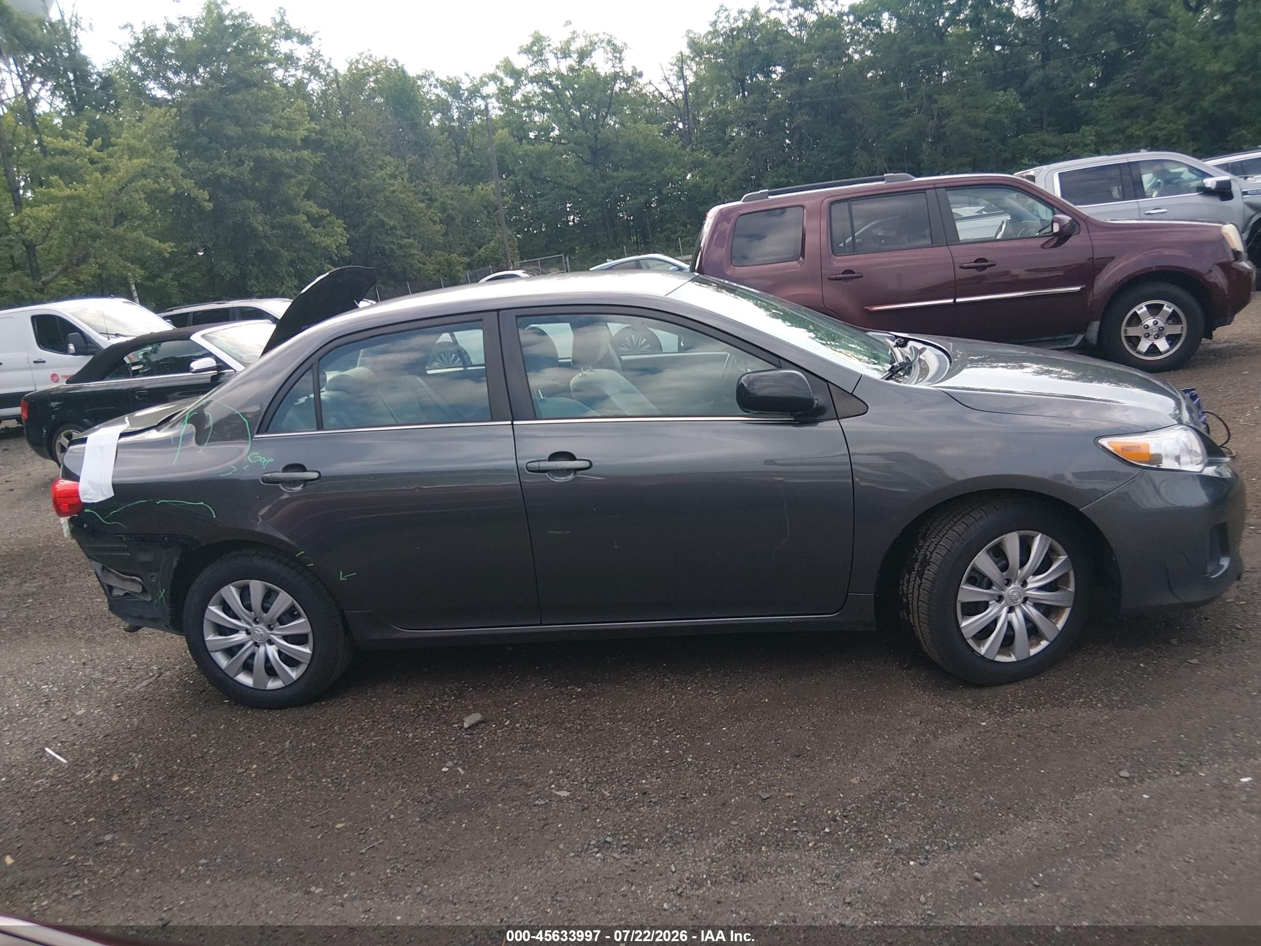 2013 Toyota Corolla Le Gray vin: 2T1BU4EE0DC063443