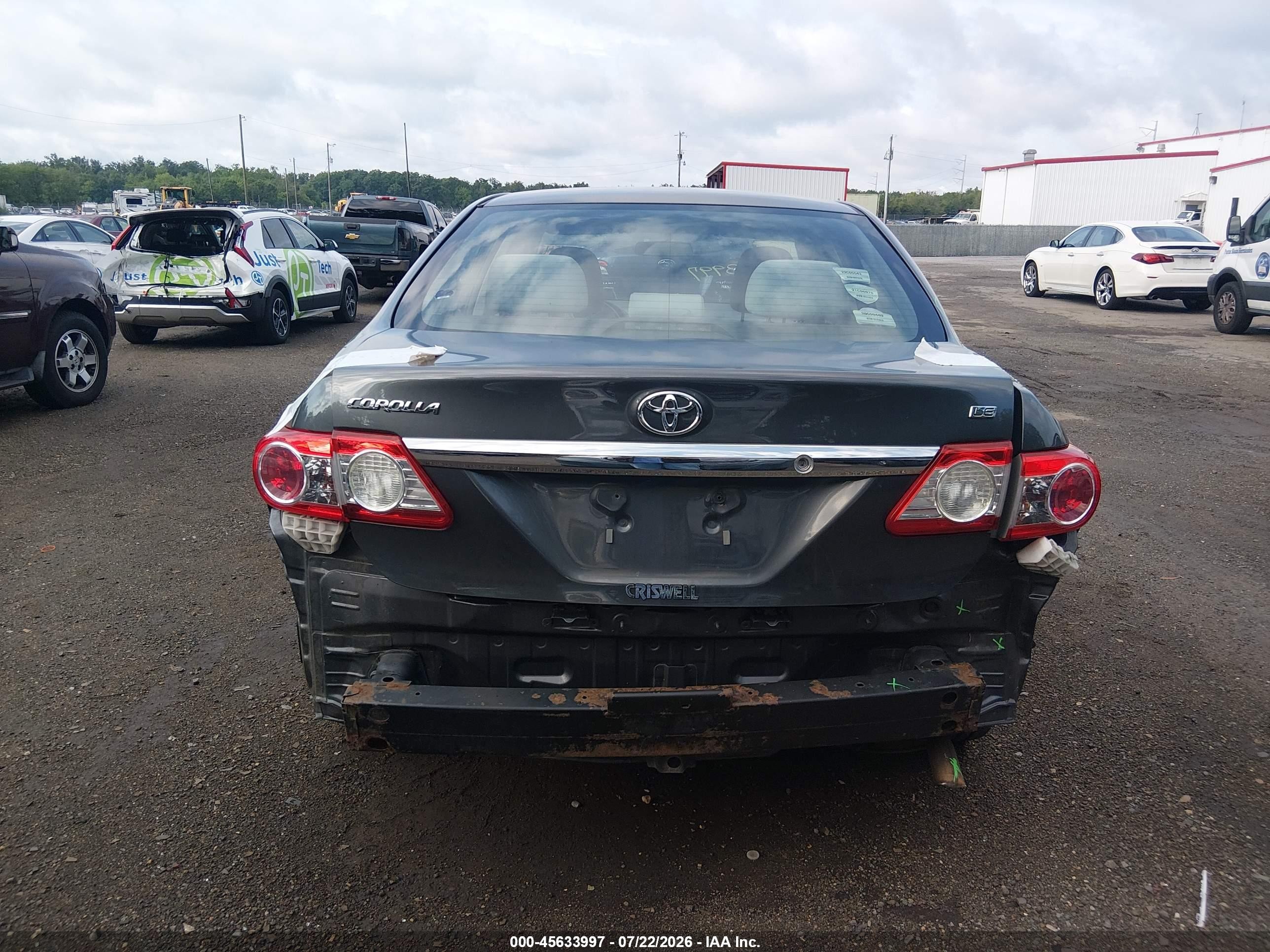 2013 Toyota Corolla Le Gray vin: 2T1BU4EE0DC063443