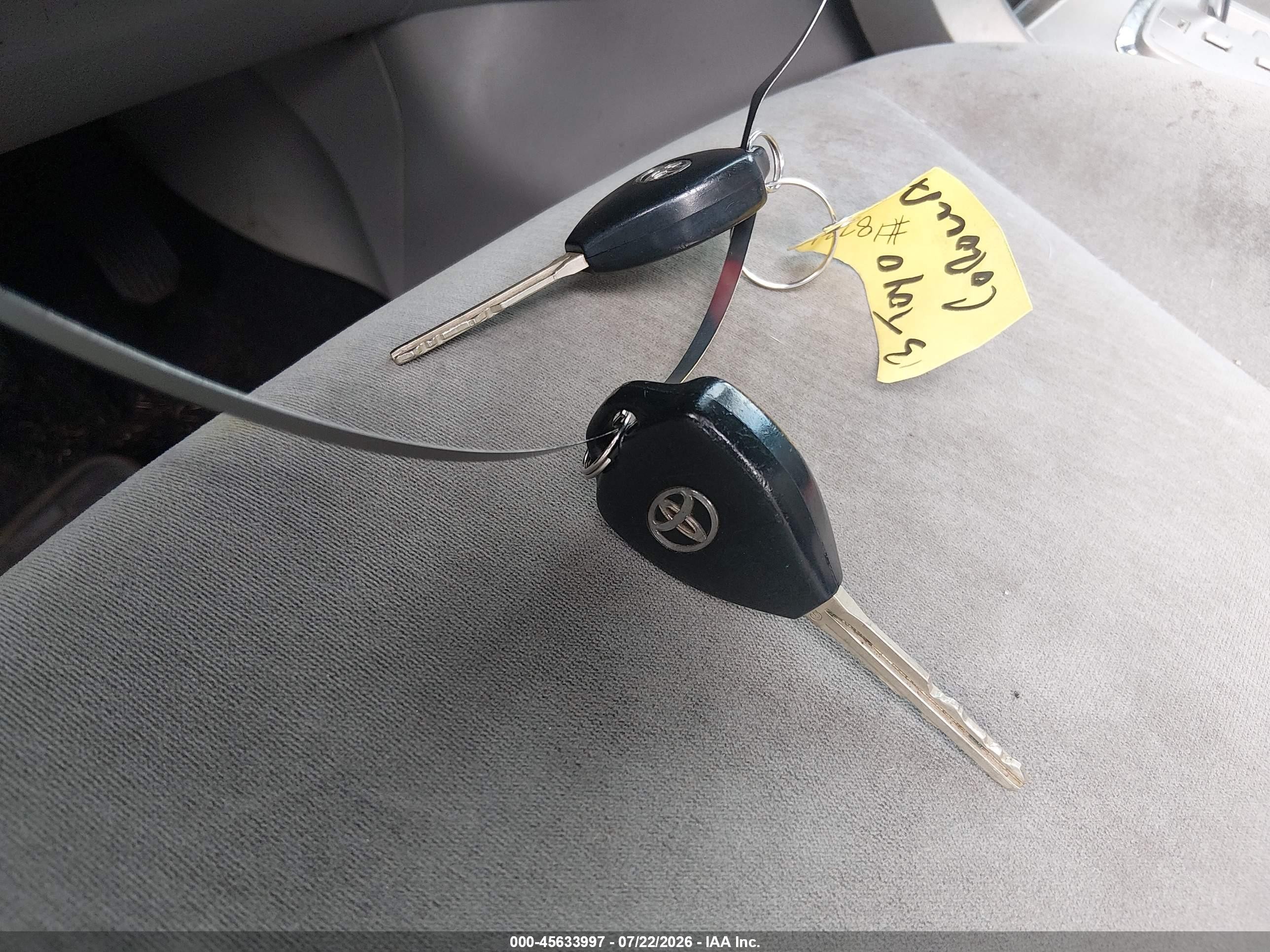 2013 Toyota Corolla Le Gray vin: 2T1BU4EE0DC063443