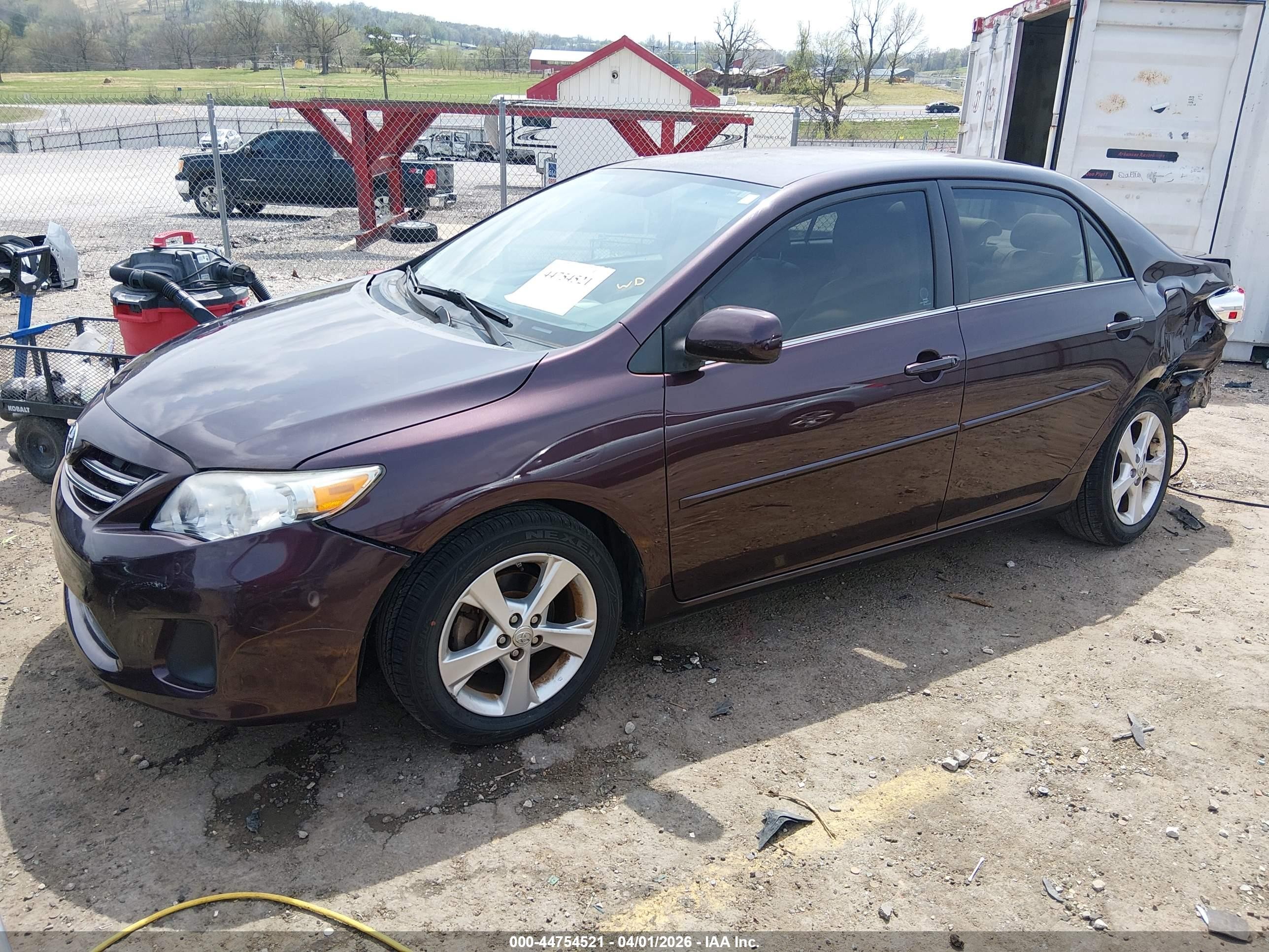 2013 Toyota Corolla Le Special Edition Maroon vin: 2T1BU4EE0DC088505