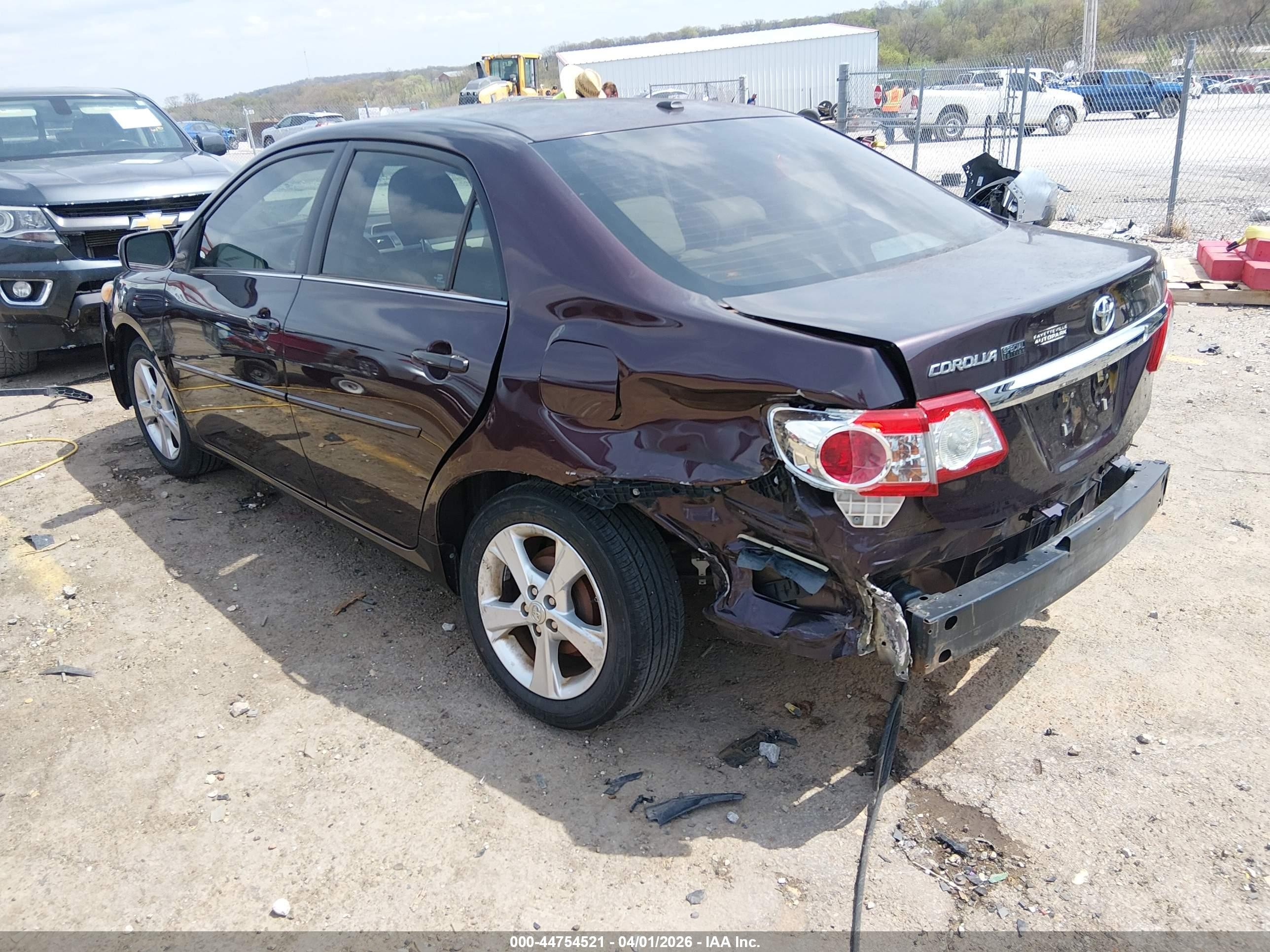 2013 Toyota Corolla Le Special Edition Maroon vin: 2T1BU4EE0DC088505