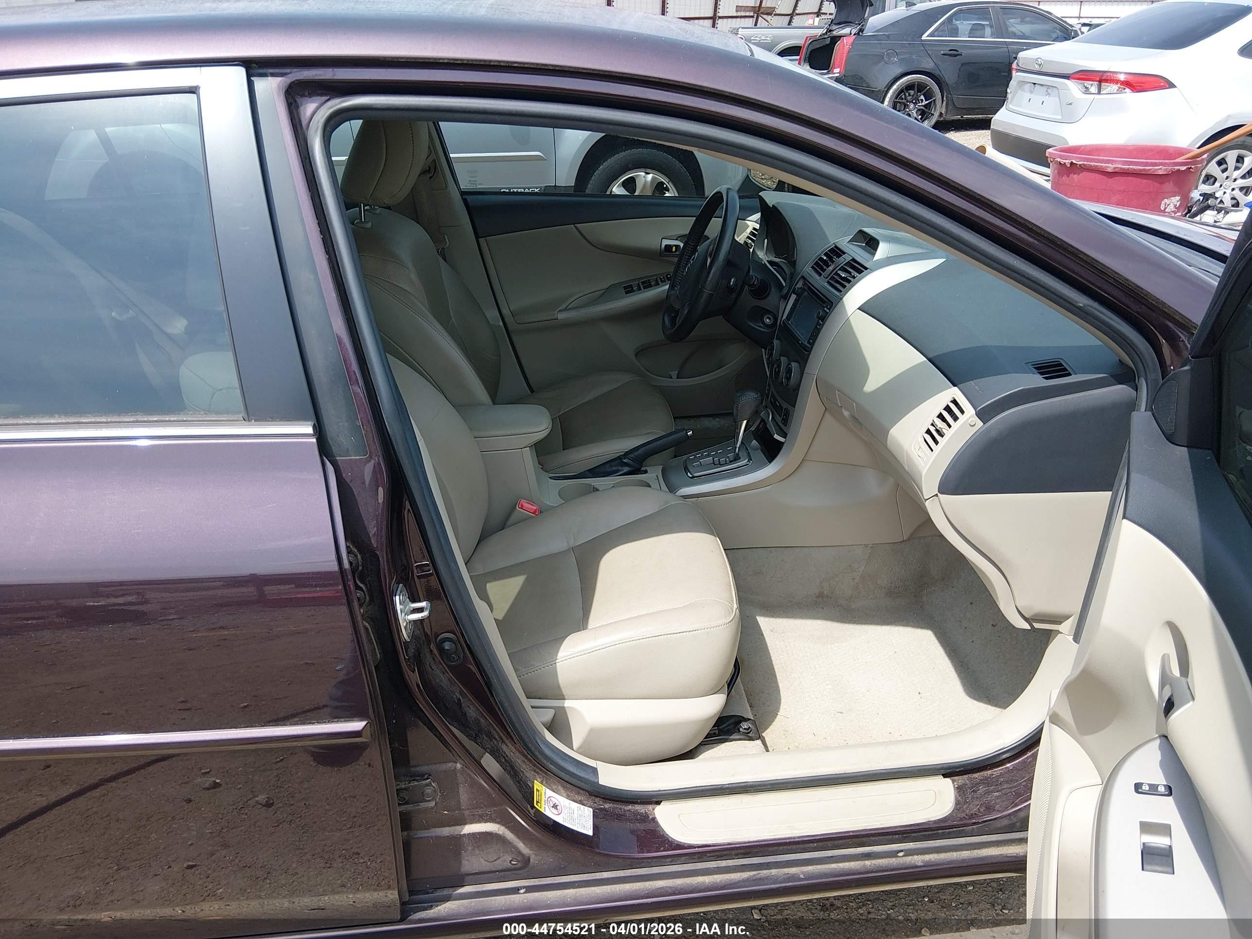 2013 Toyota Corolla Le Special Edition Maroon vin: 2T1BU4EE0DC088505