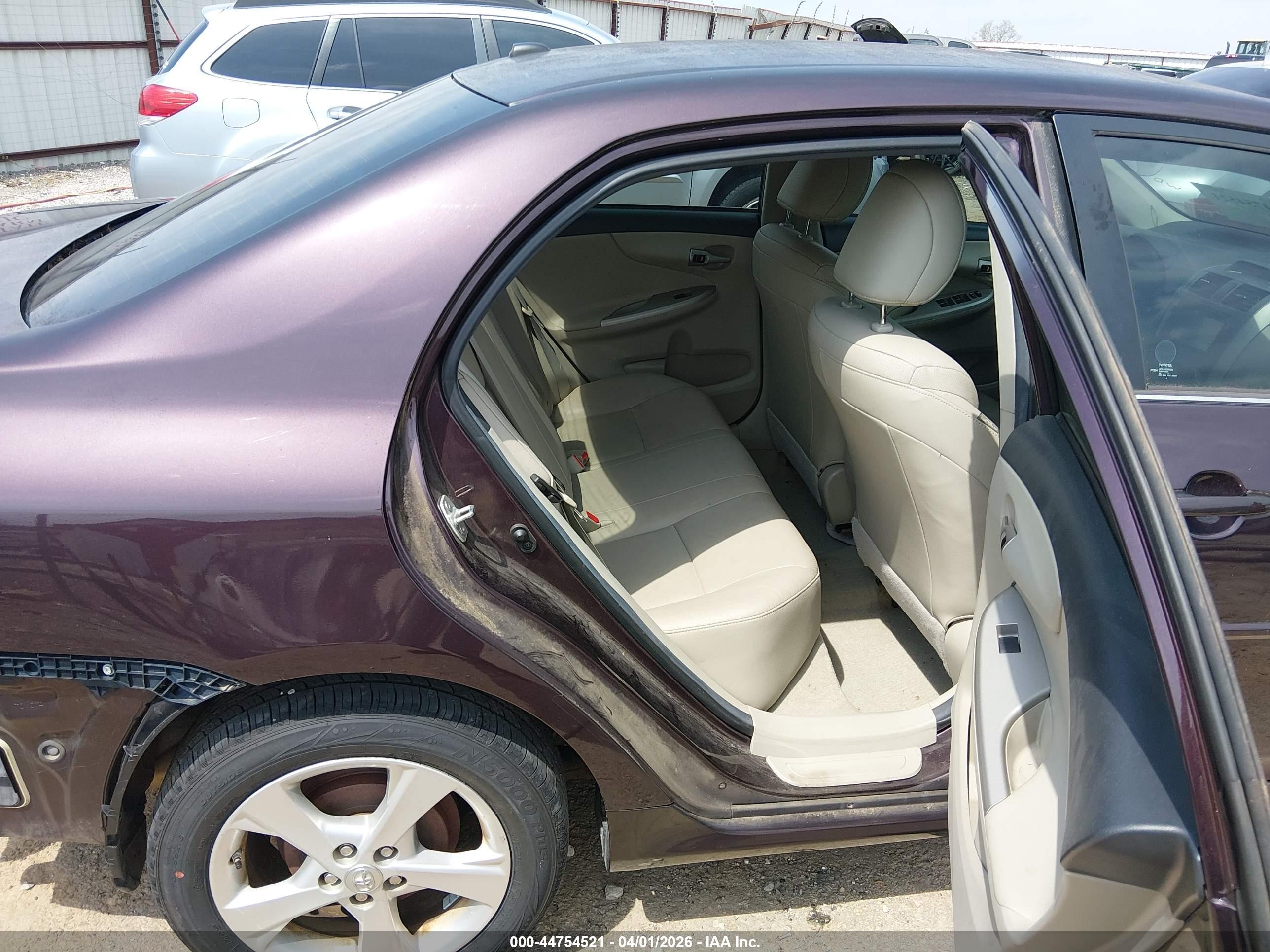 2013 Toyota Corolla Le Special Edition Maroon vin: 2T1BU4EE0DC088505
