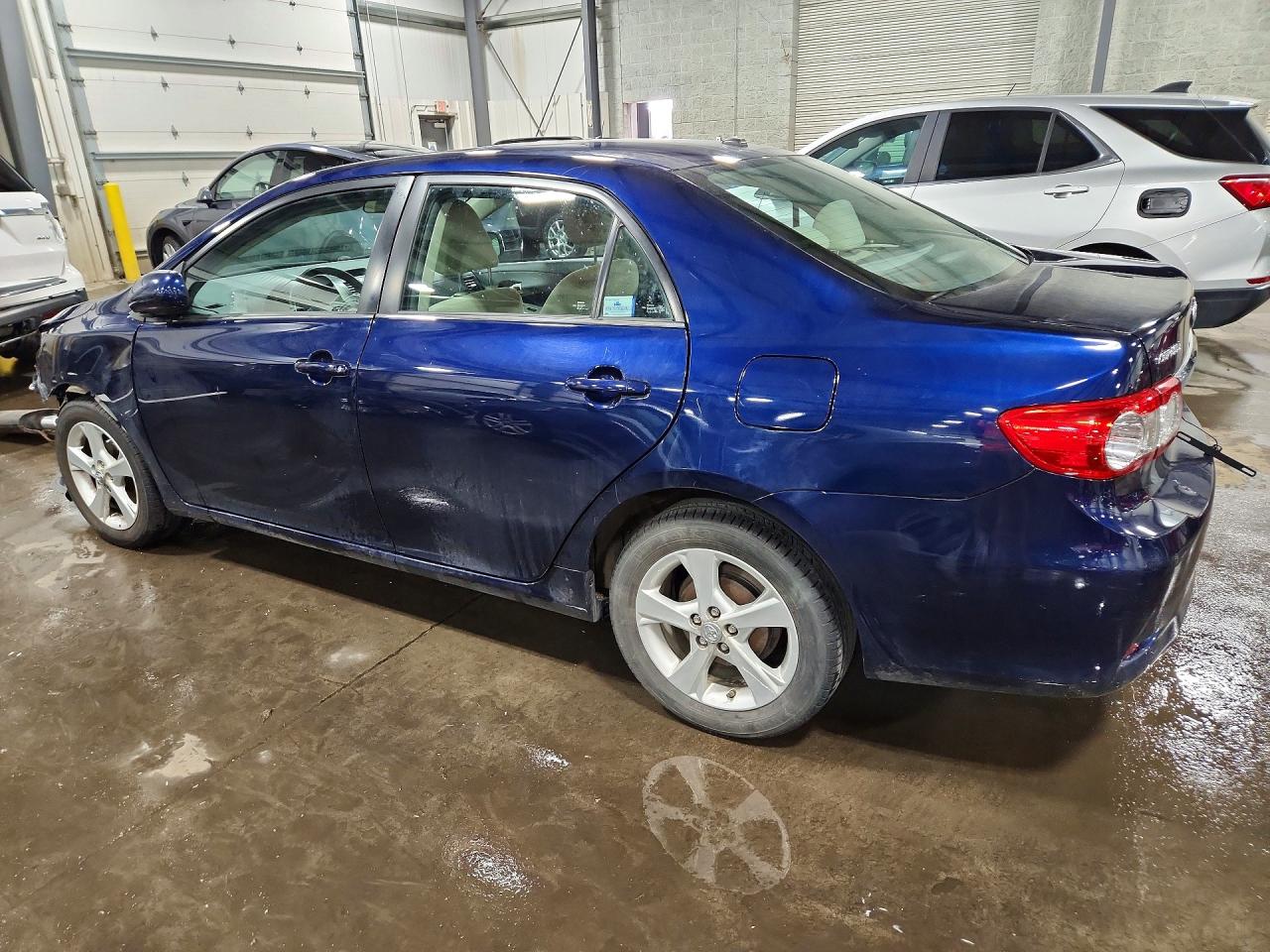 2013 Toyota Corolla Le Blue vin: 2T1BU4EE0DC118053