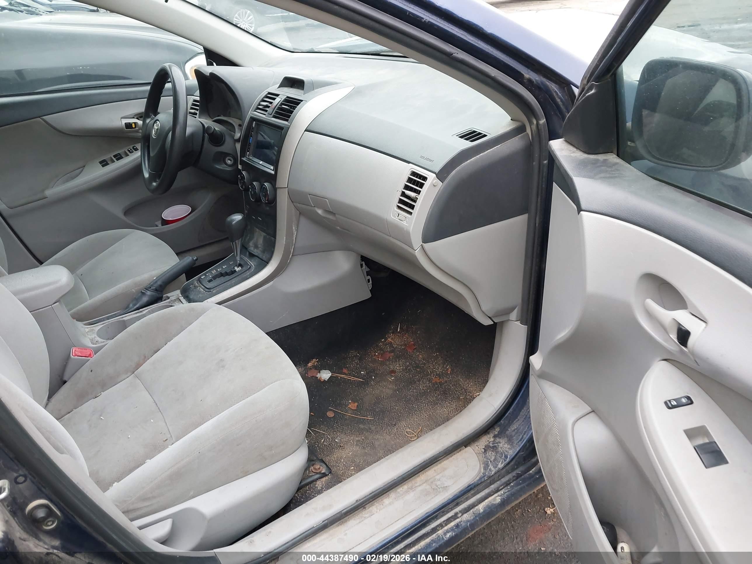 2013 Toyota Corolla L Синий vin: 2T1BU4EE0DC118165