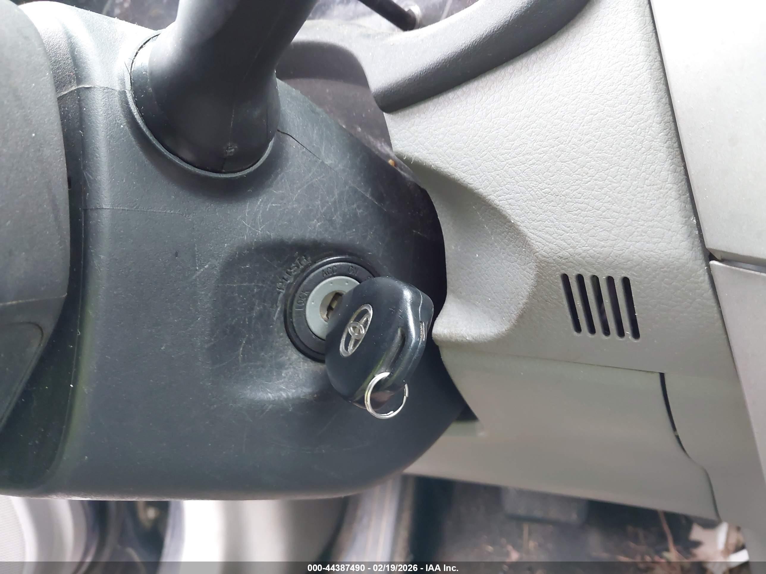 2013 Toyota Corolla L Синий vin: 2T1BU4EE0DC118165