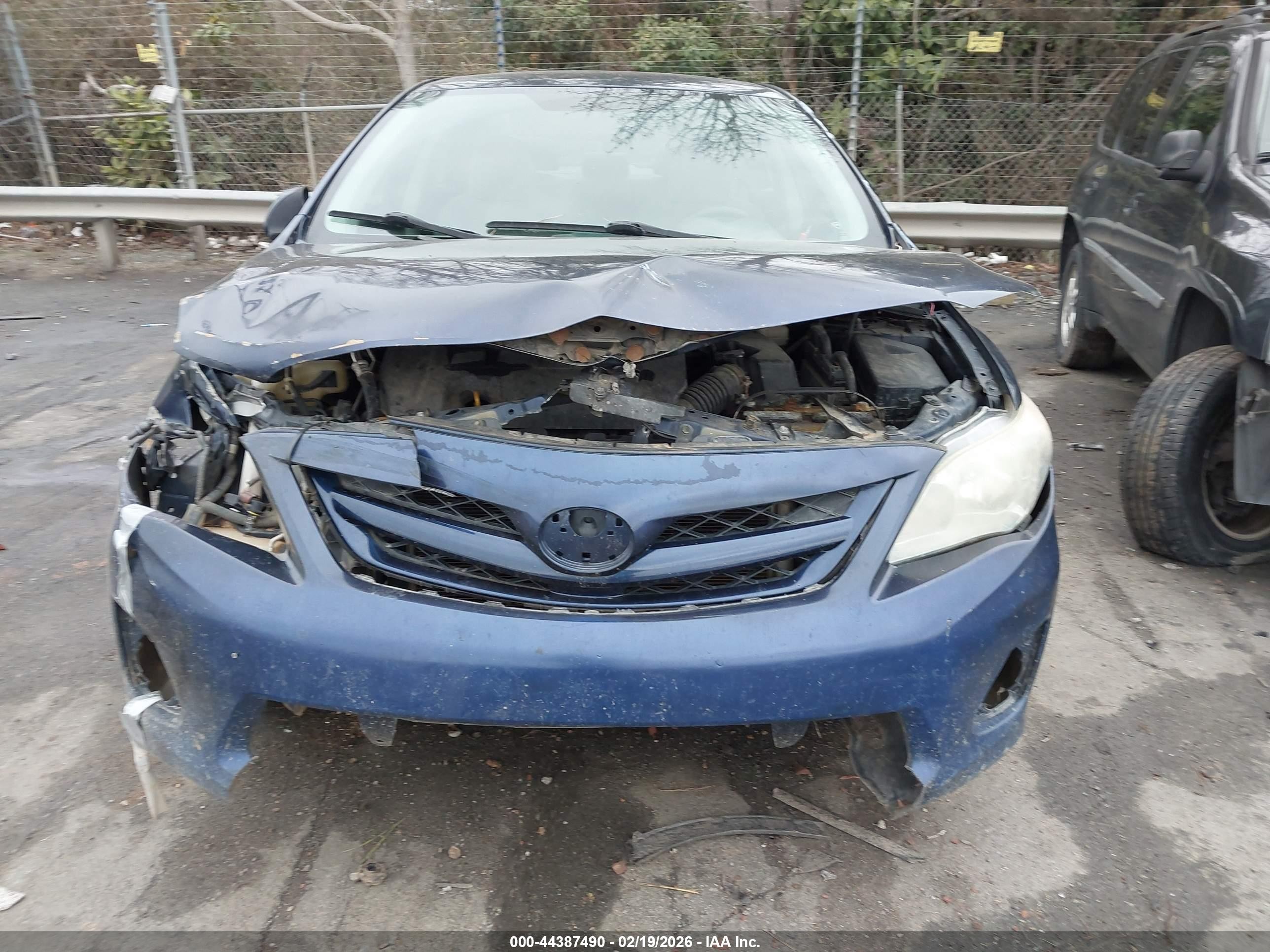 2013 Toyota Corolla L Синий vin: 2T1BU4EE0DC118165