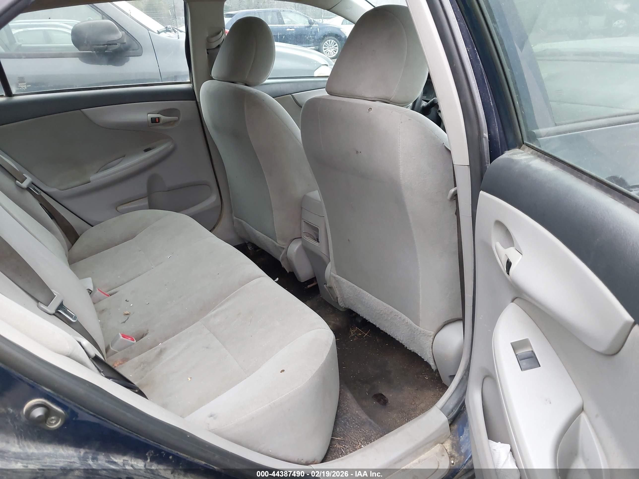 2013 Toyota Corolla L Синий vin: 2T1BU4EE0DC118165