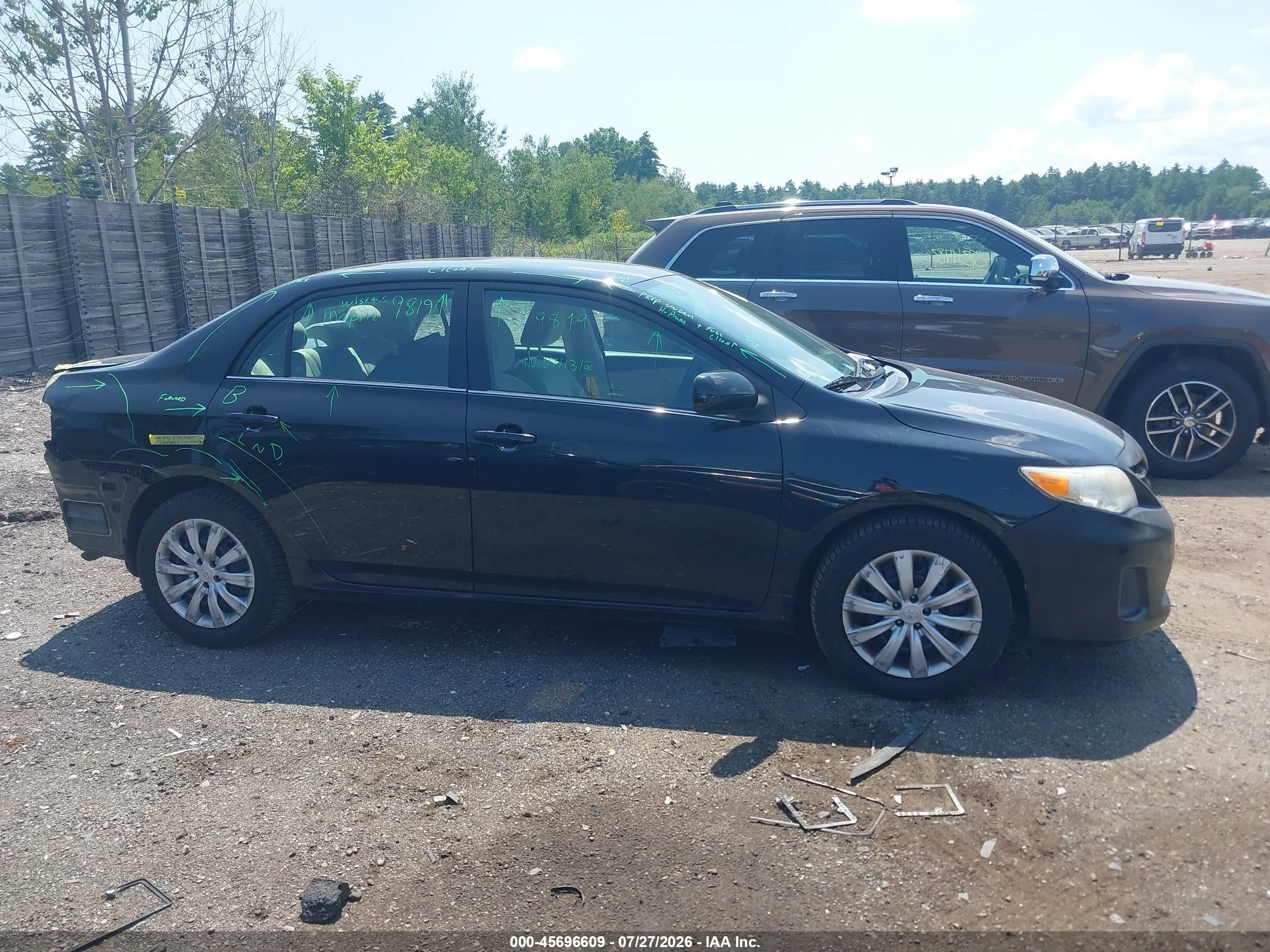 2013 Toyota Corolla Le Black vin: 2T1BU4EE0DC124371