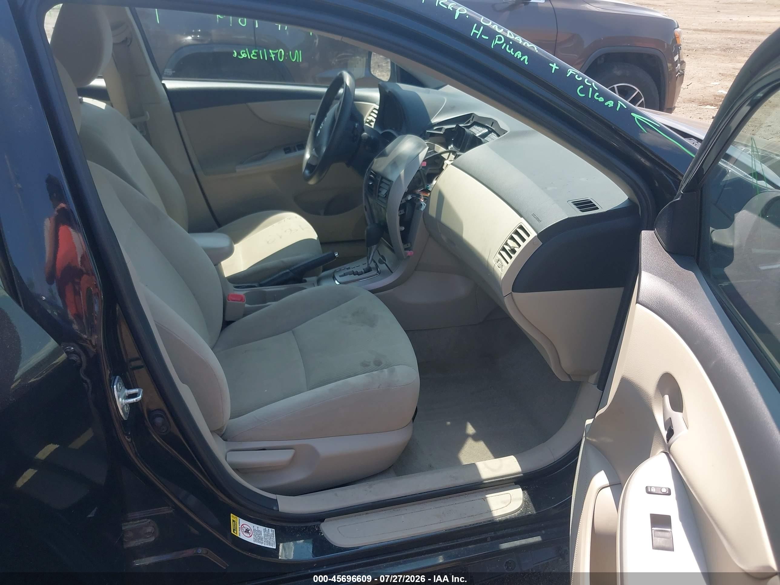 2013 Toyota Corolla Le Black vin: 2T1BU4EE0DC124371