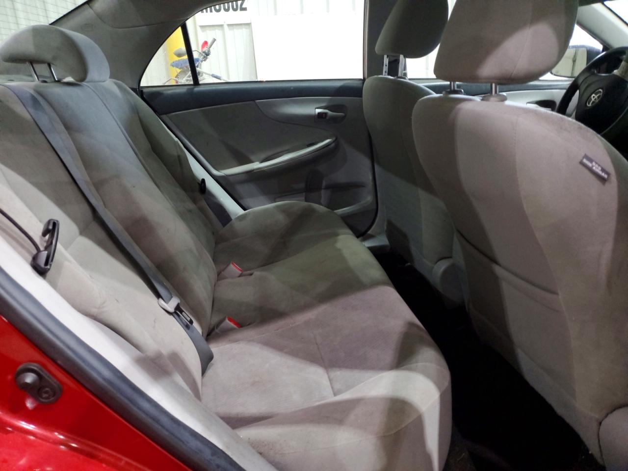 2013 Toyota Corolla Le Red vin: 2T1BU4EE0DC954008