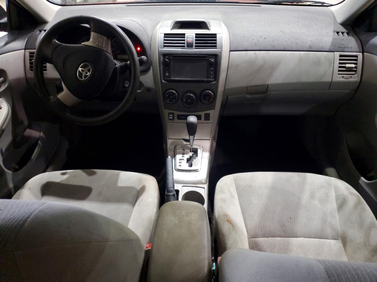 2013 Toyota Corolla Le Red vin: 2T1BU4EE0DC954008