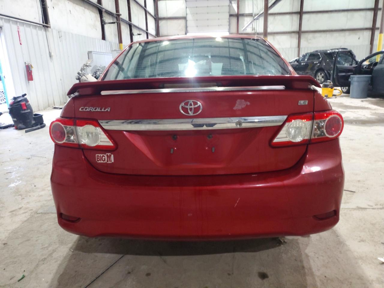 2013 Toyota Corolla Le Red vin: 2T1BU4EE0DC954008