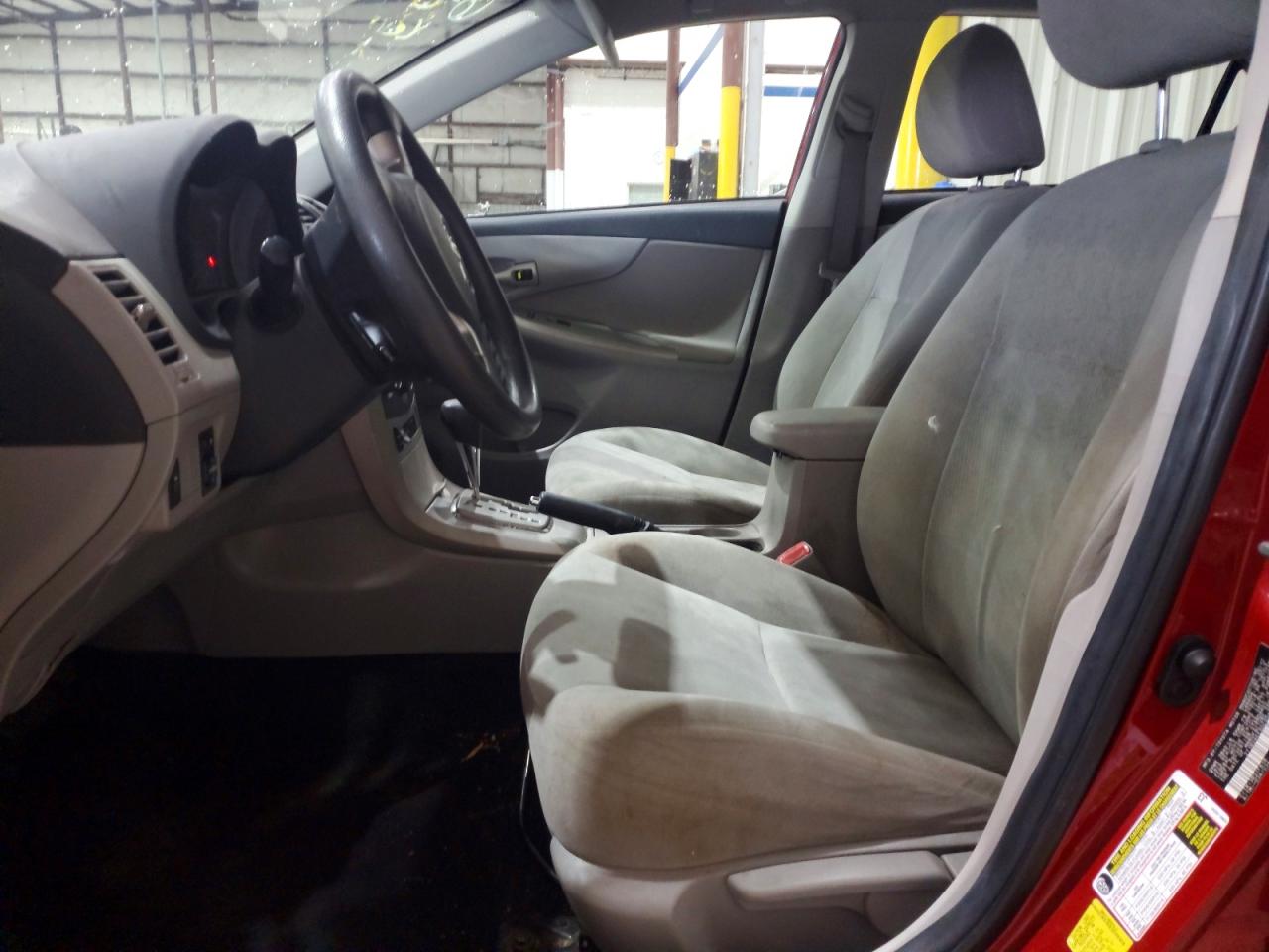 2013 Toyota Corolla Le Red vin: 2T1BU4EE0DC954008