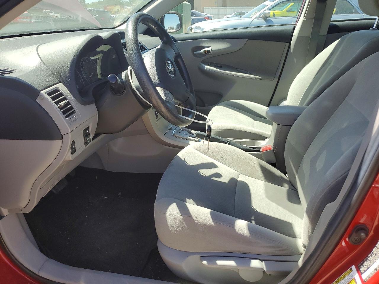 2013 Toyota Corolla Le Red vin: 2T1BU4EE0DC955000