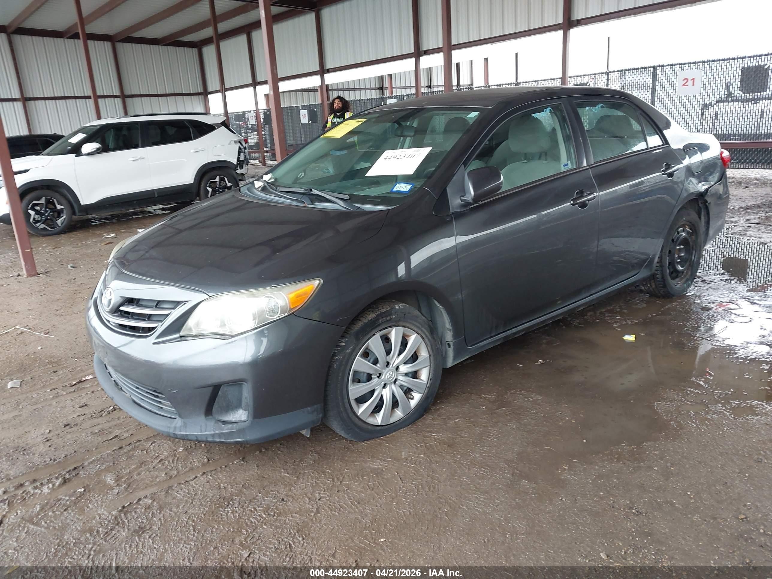 2013 Toyota Corolla Le Gray vin: 2T1BU4EE0DC964800