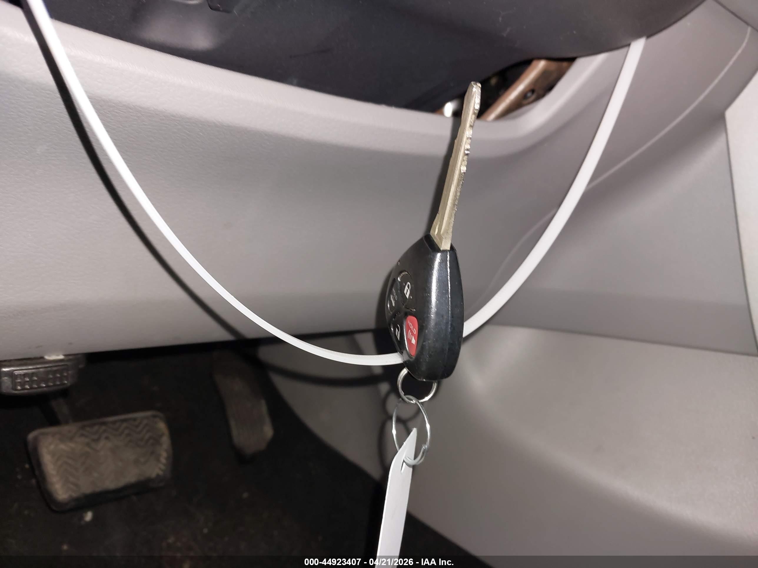 2013 Toyota Corolla Le Gray vin: 2T1BU4EE0DC964800