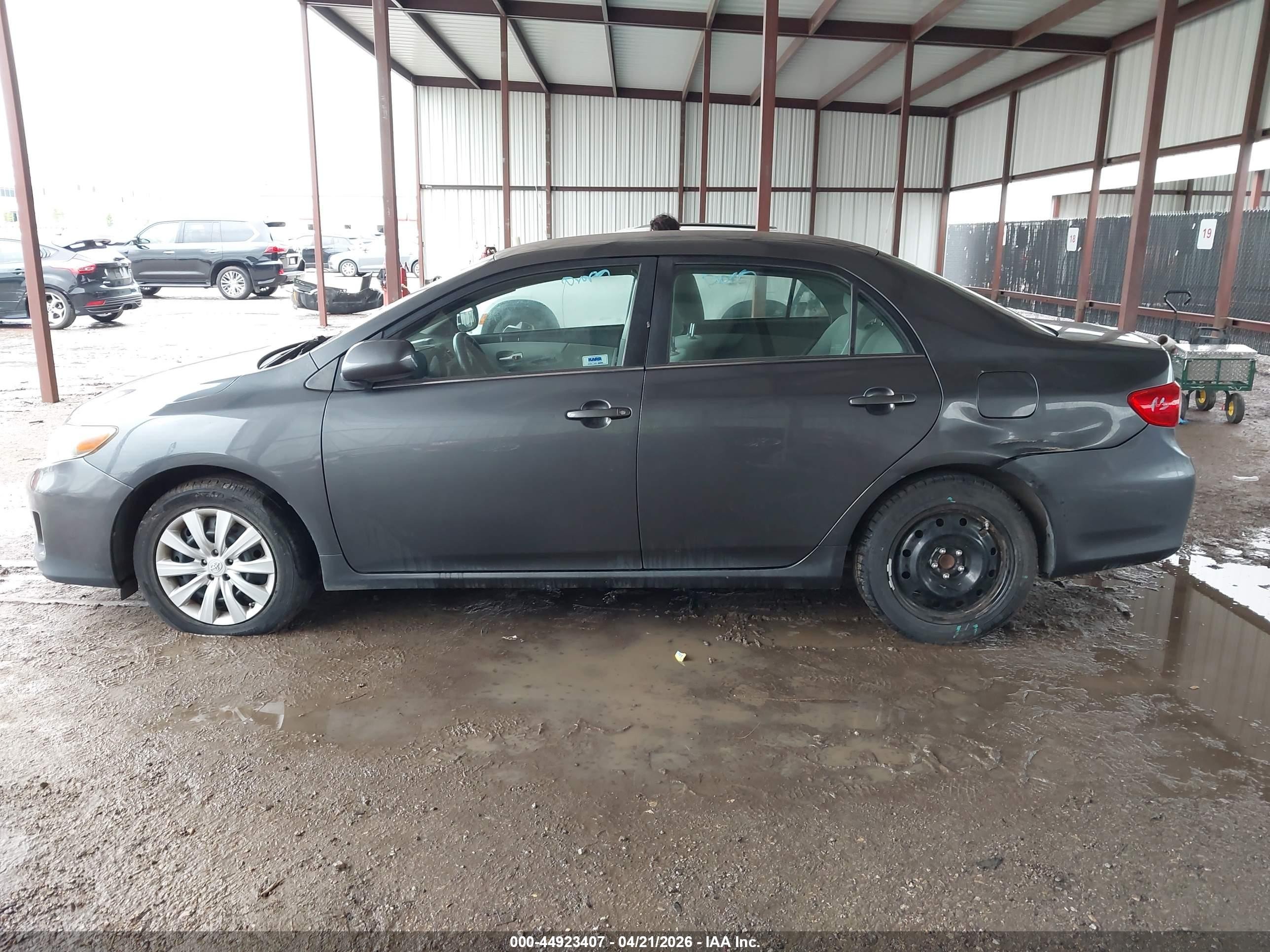 2013 Toyota Corolla Le Gray vin: 2T1BU4EE0DC964800