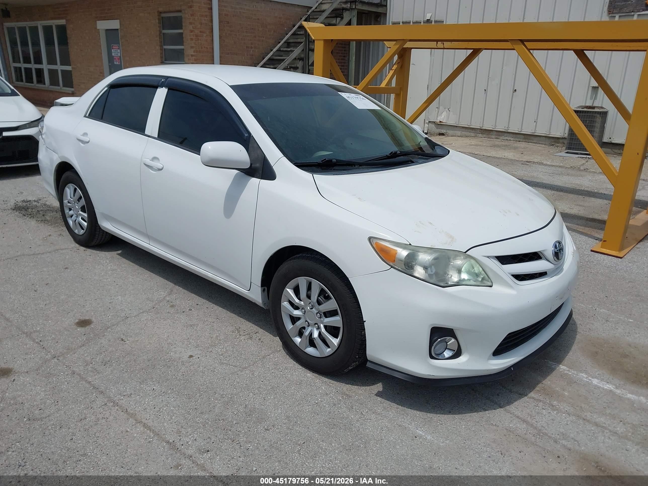 2013 Toyota Corolla L White vin: 2T1BU4EE0DC964957