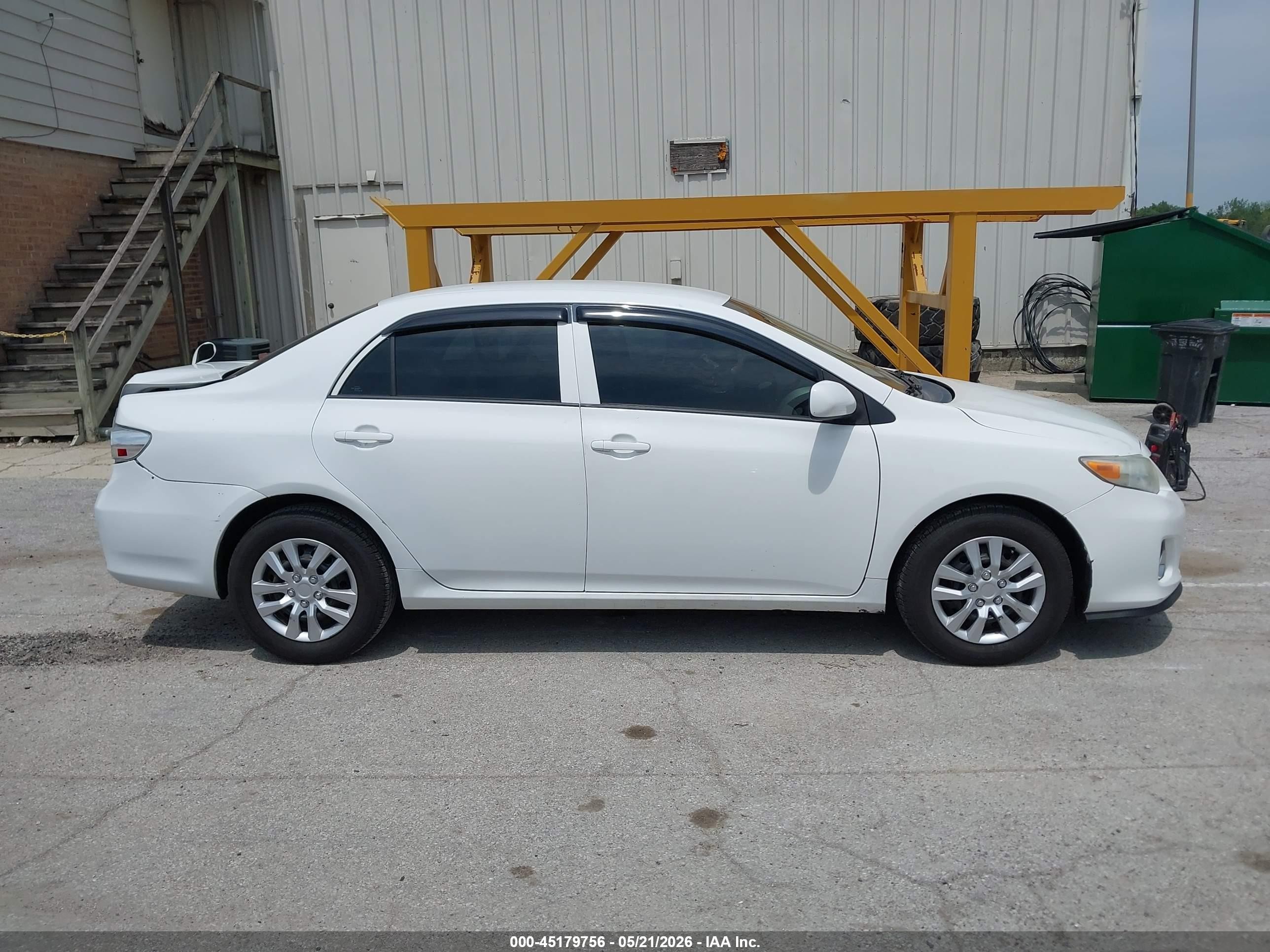 2013 Toyota Corolla L White vin: 2T1BU4EE0DC964957